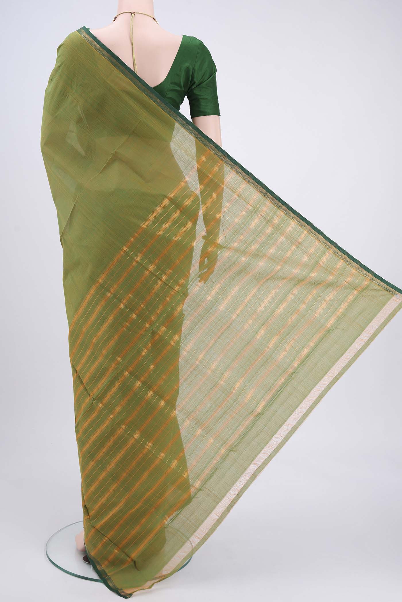 Green with Yellow Color Mangalagiri Cotton Saree - Image 3