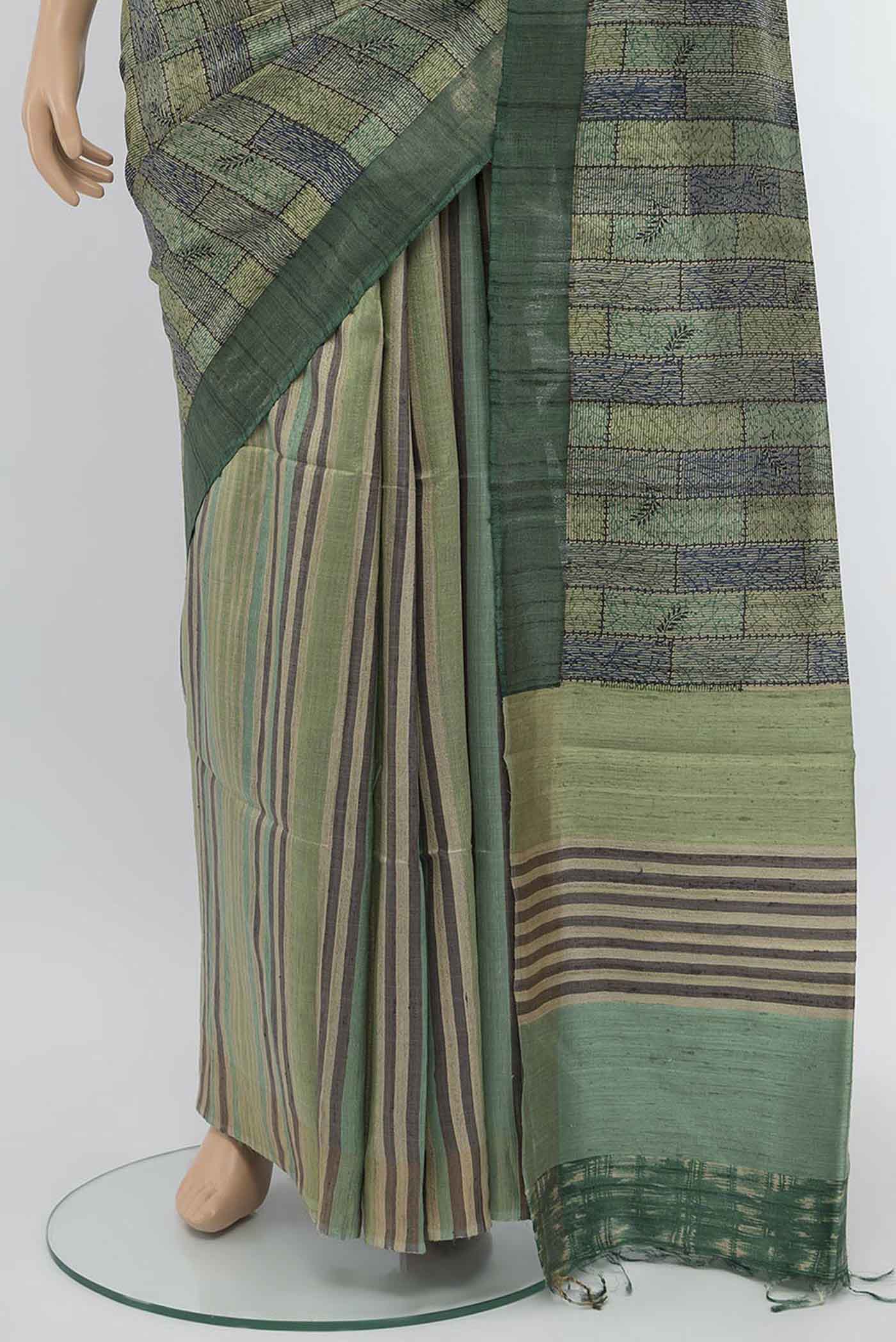 Light Green Tussar Silk Saree - Image 3