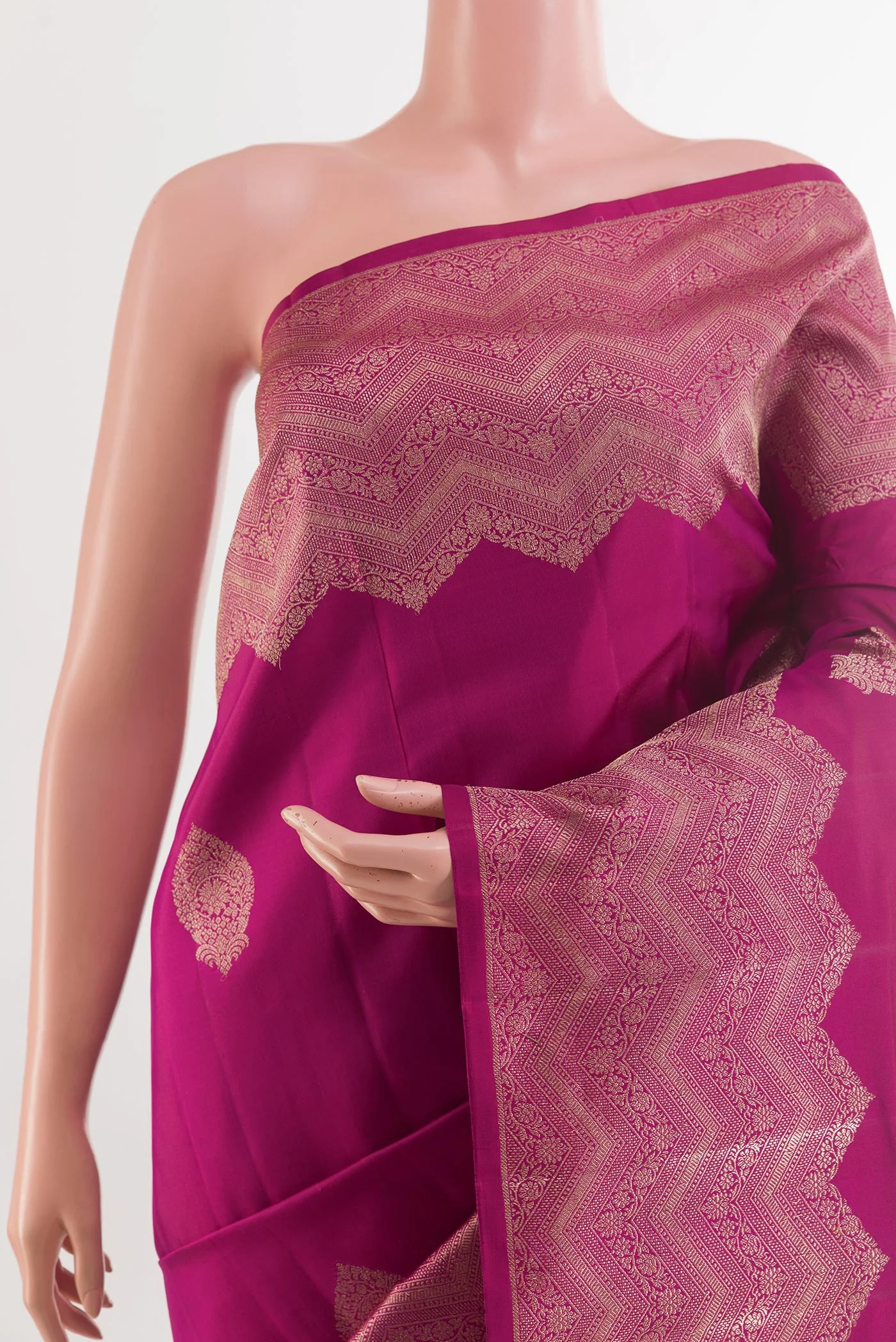 Magenta Kanjivaram Silk Saree - Image 2