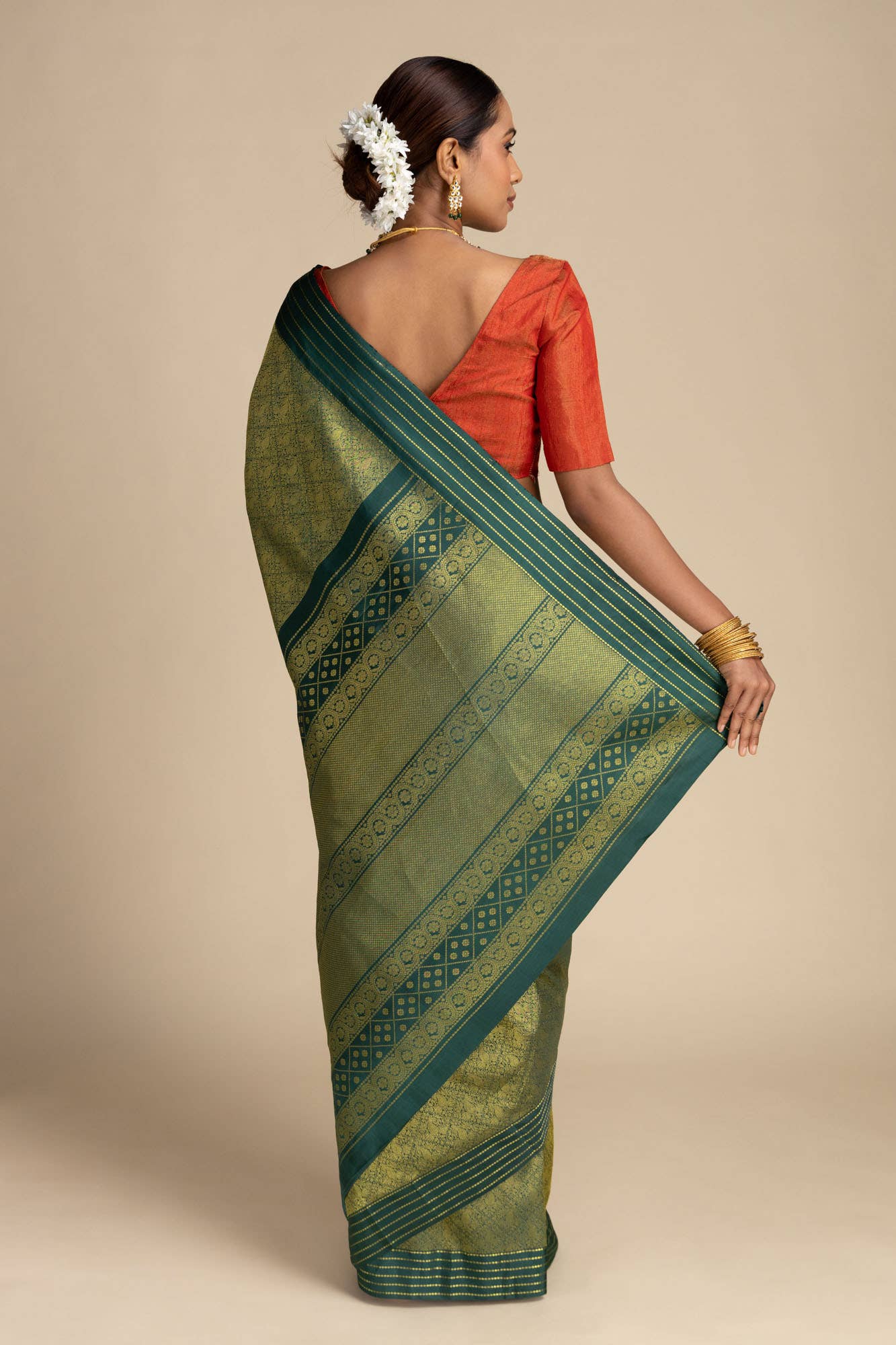 Maangai-Bottle Green Kanchipuram Silk Saree - Image 5