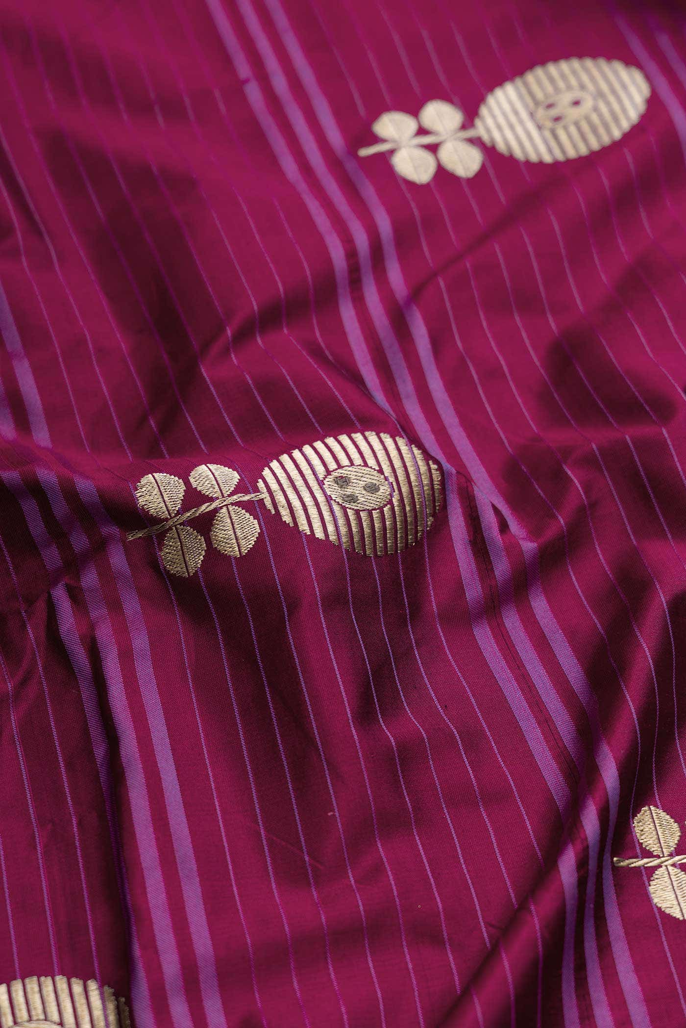 Magenta Dual Tone Banarasi Silk Saree - Image 3