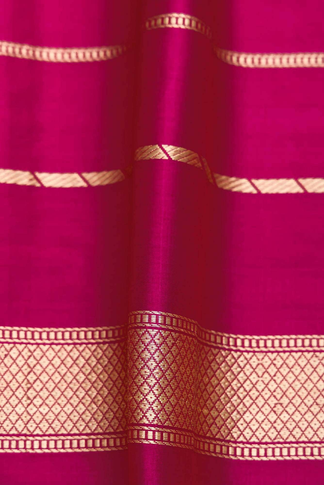 Magenta Dual Tone Banarasi Silk Saree - Image 6