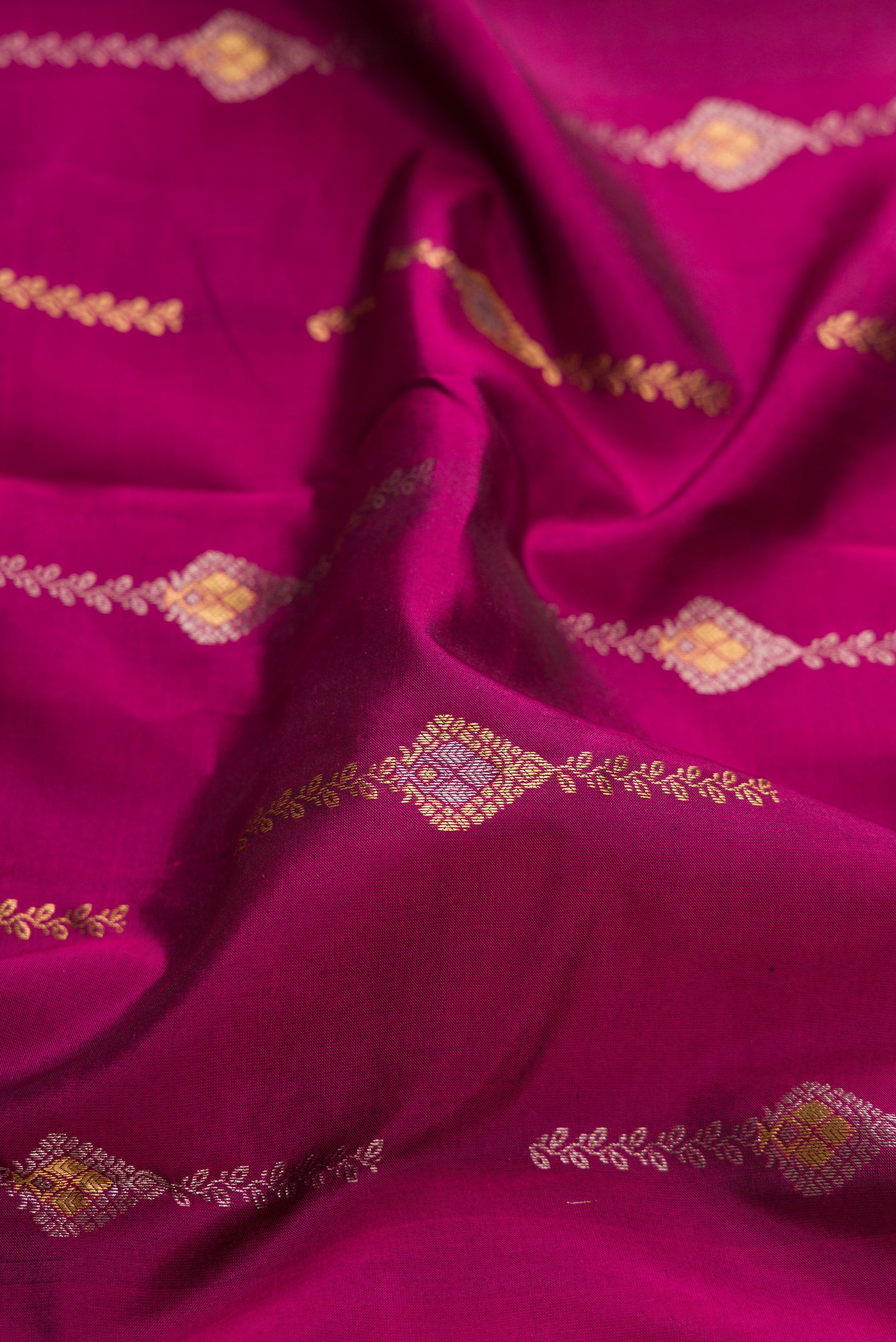 Magenta Kanchipuram Silk Saree - Image 2