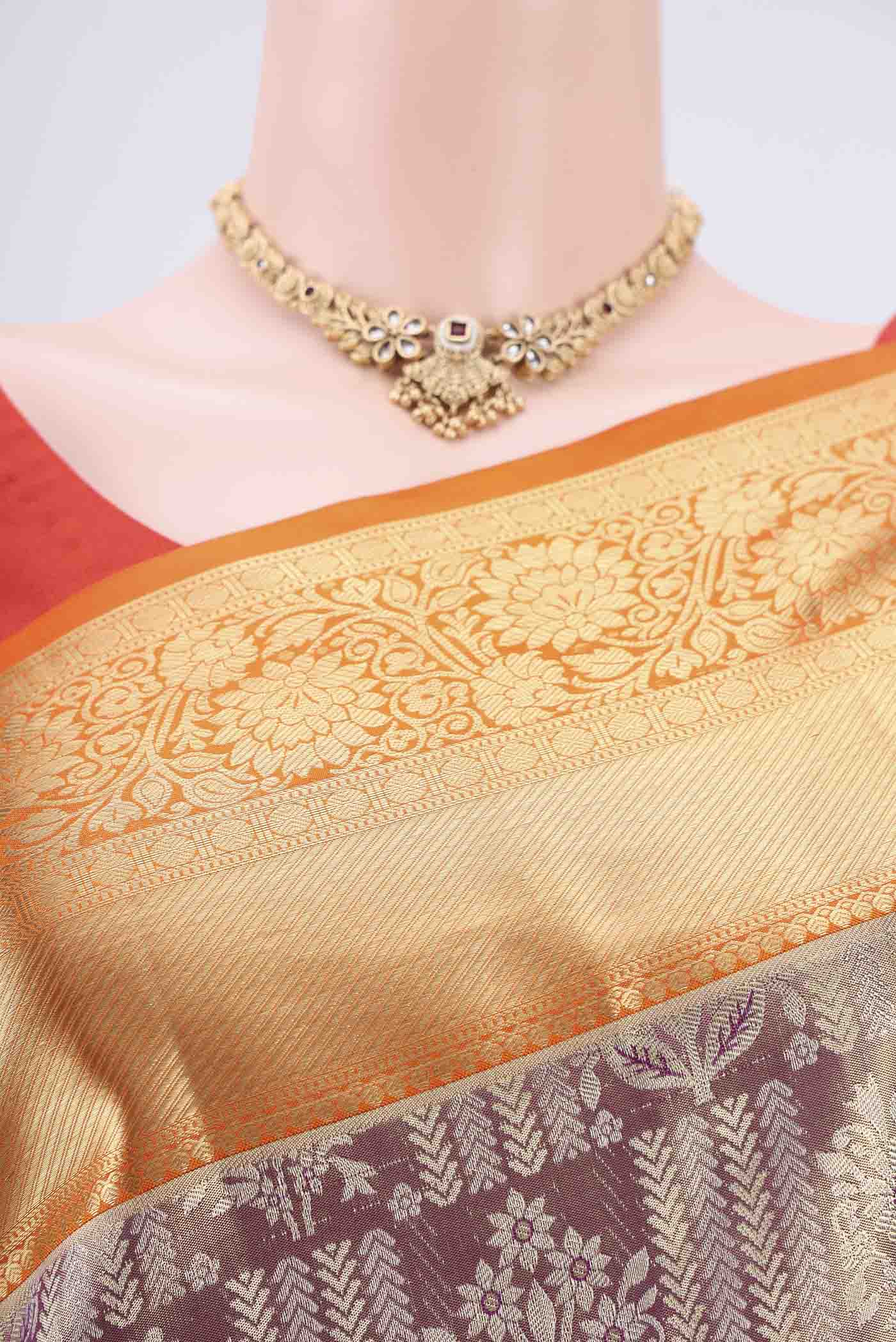 Mauve with Gold Color Kanchipuram Tissue Silk Saree - Image 2