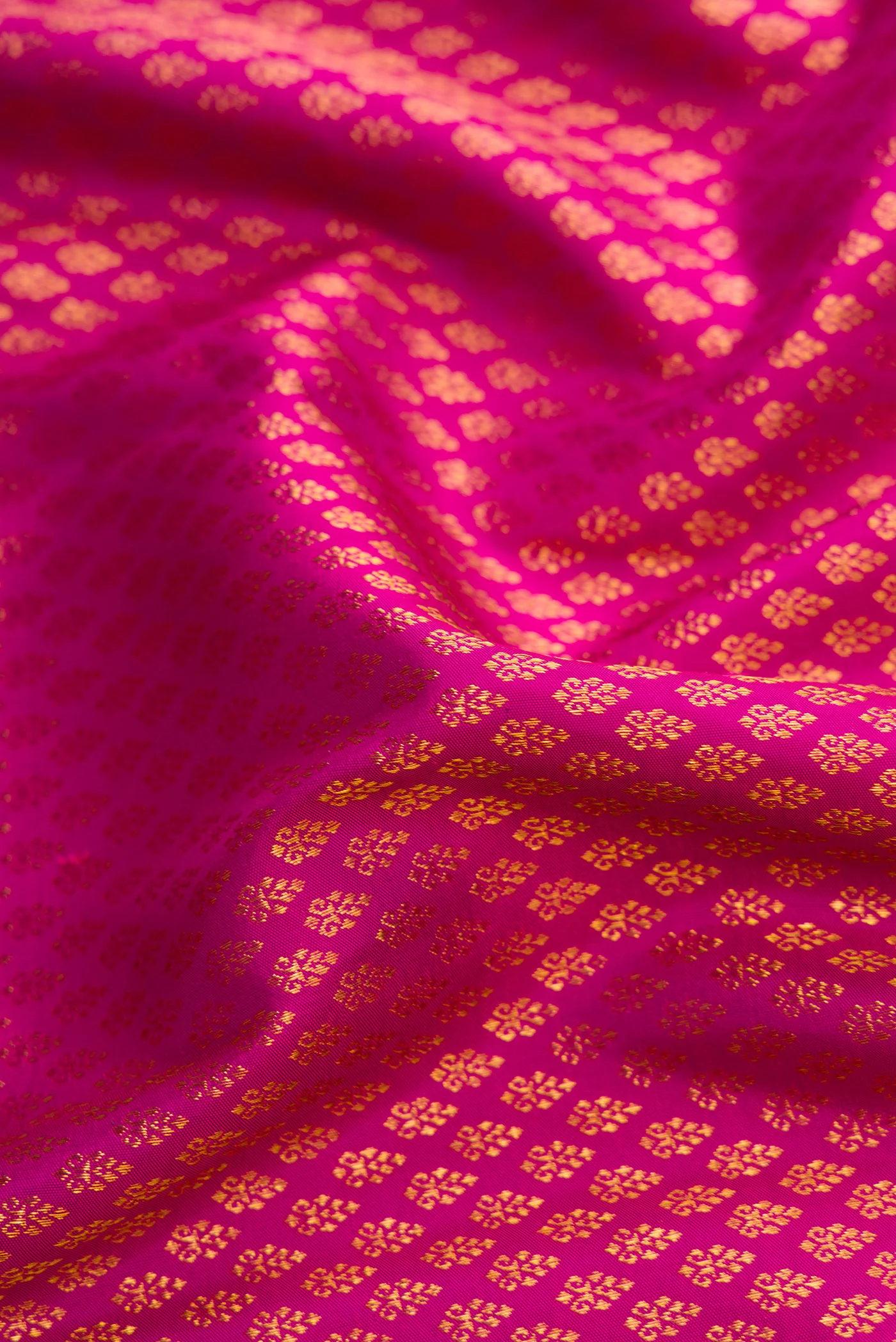 Magenta Kanjivaram Silk Saree - Image 2