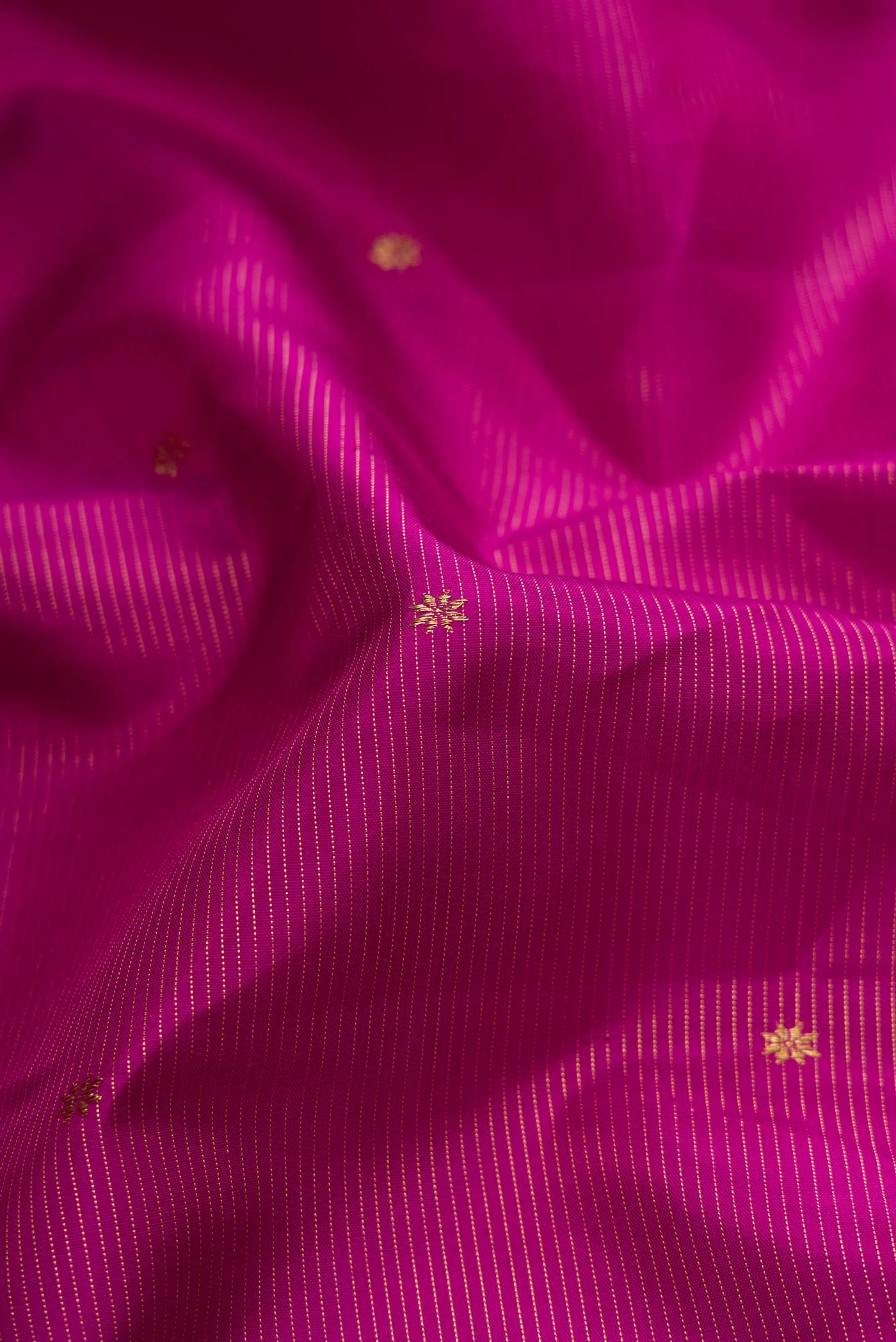 Pure Silk Pure Zari Magenta Kanchipuram Saree - Image 2