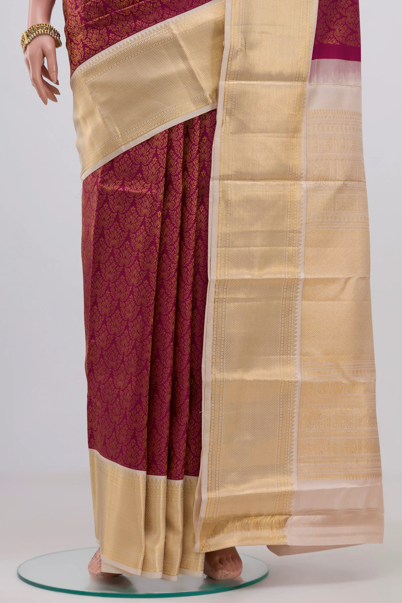 Magenta Kanjivaram Silk Saree - Image 3