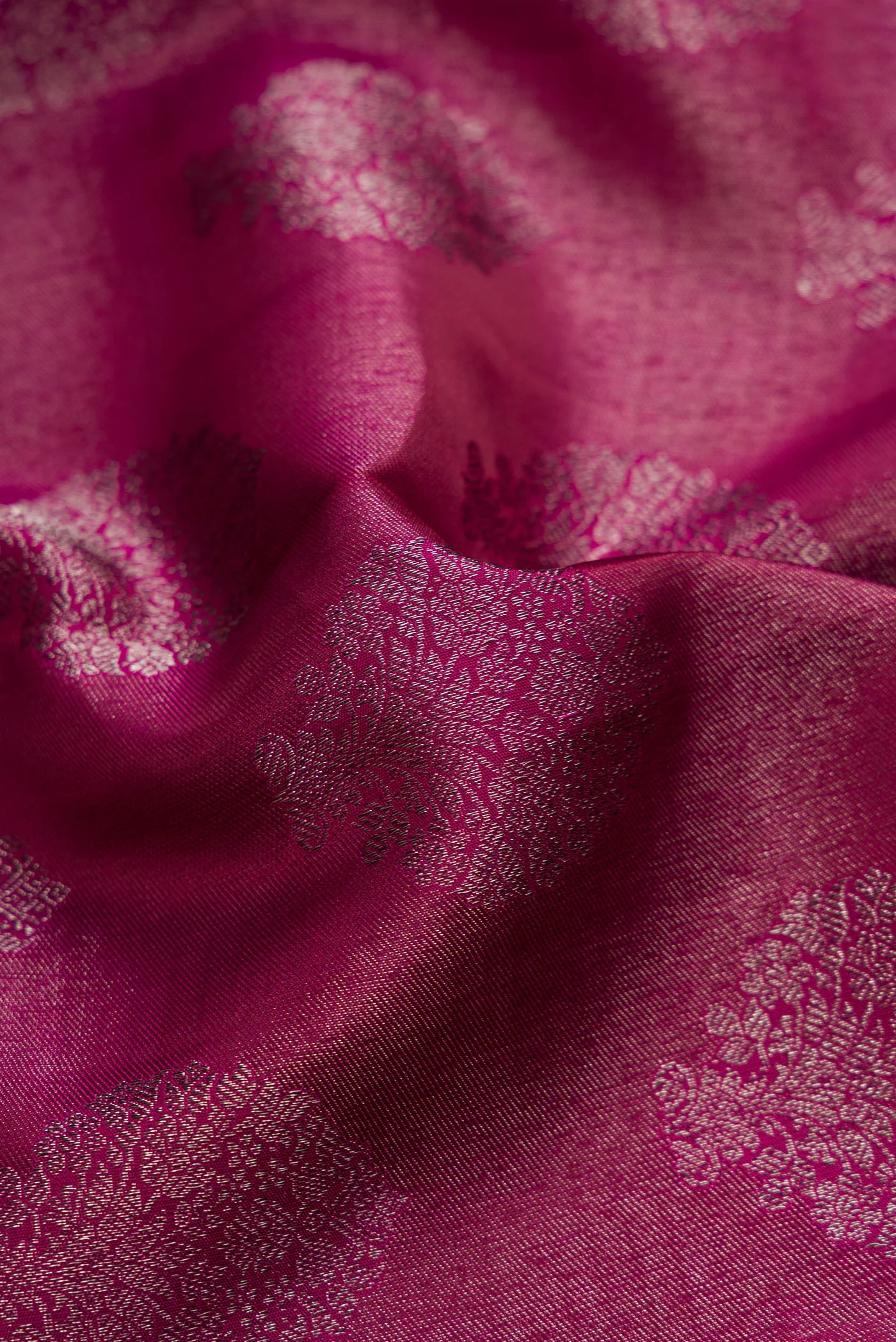 Magenta Kanjivaram Silk Saree - Image 2