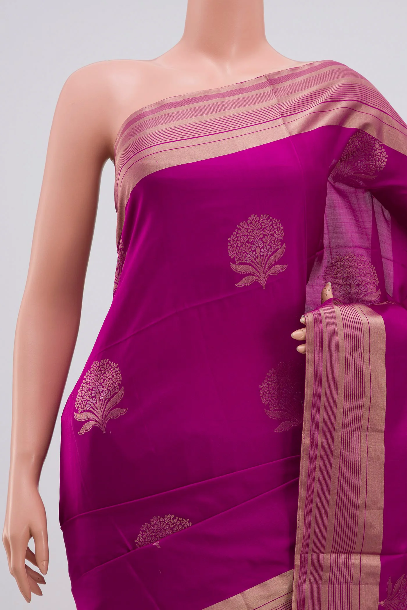 Magenta Soft Silk Saree - Image 2