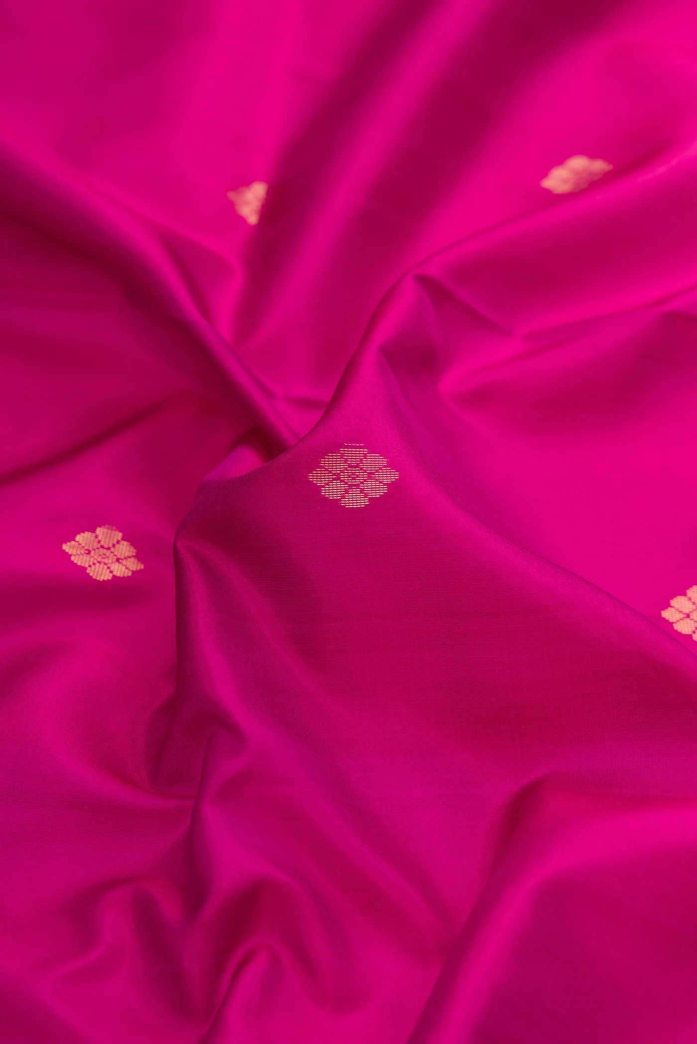 Magenta Soft Silk Saree - Image 2