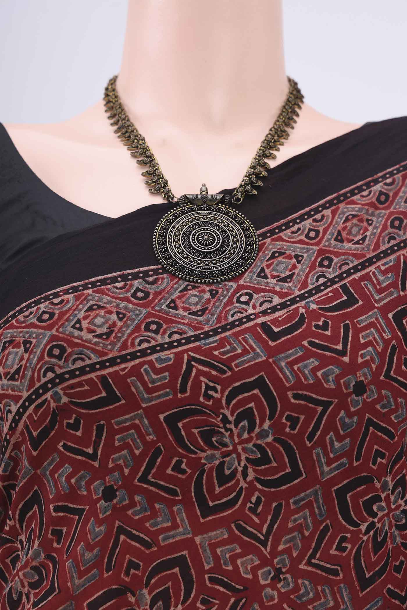 Maroon Cotton Saree - Image 2