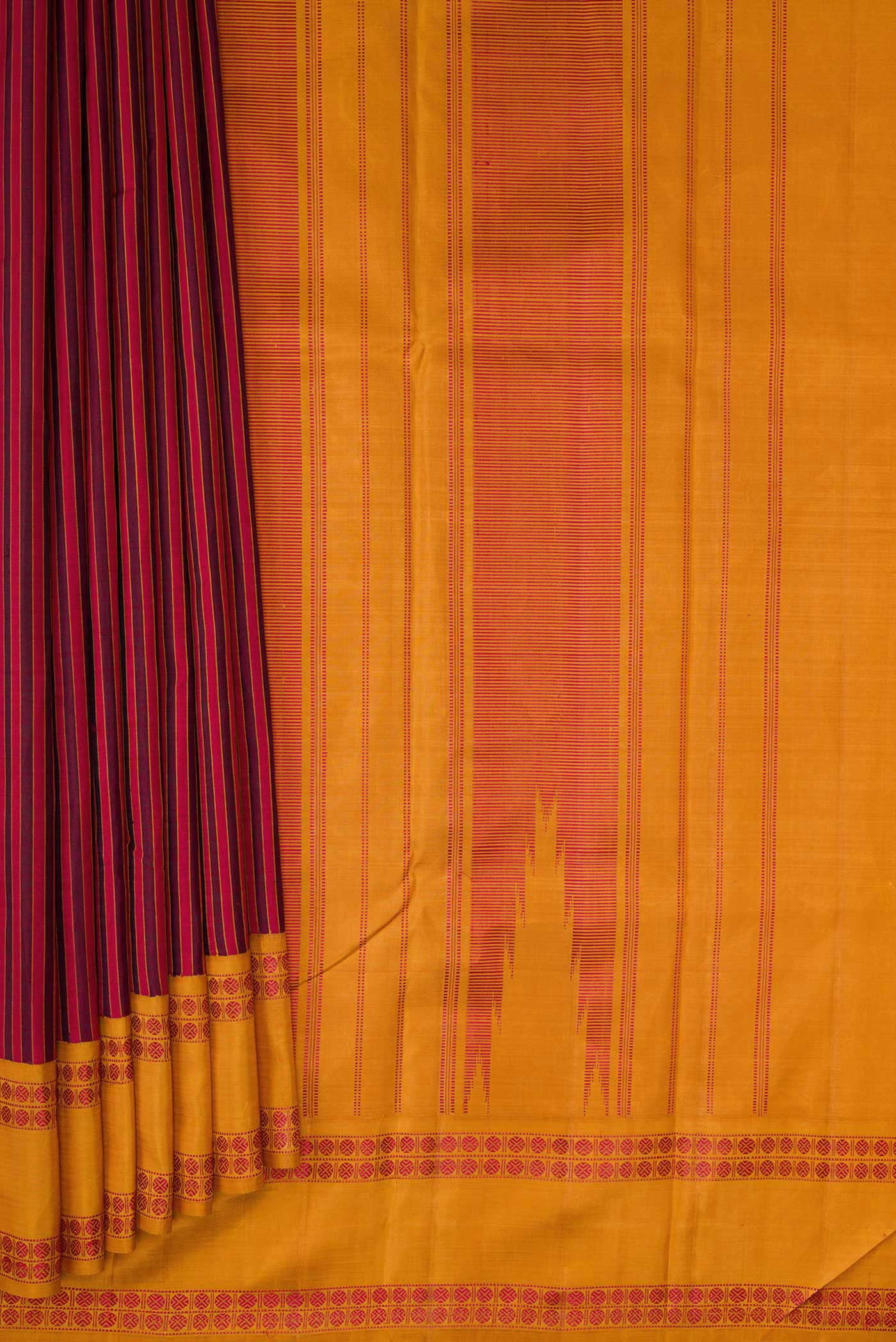 Maroon Dual Tone Kanchipuram Silk Saree - Image 4