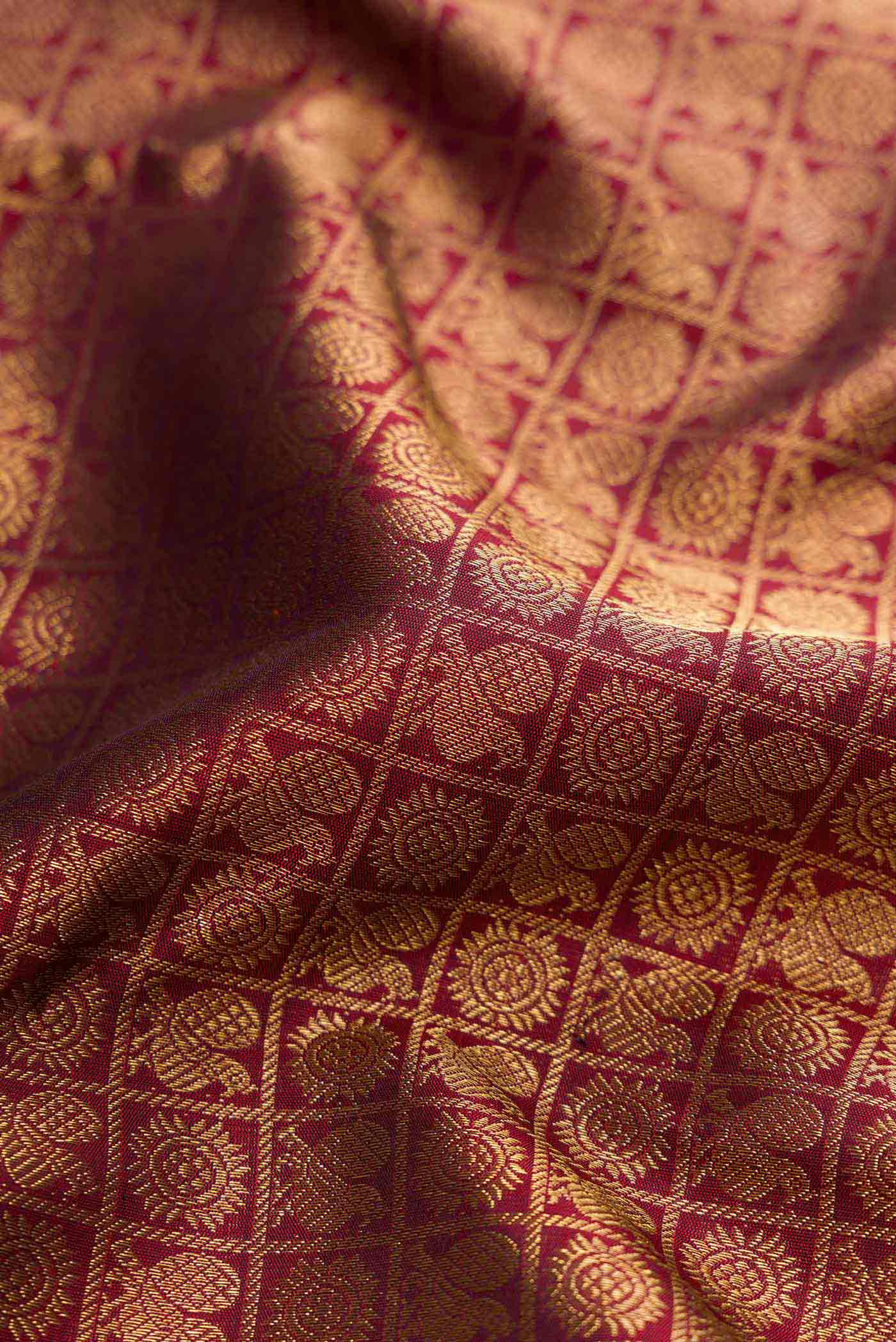 Maroon Dual Tone Kanjivaram Silk Saree - Image 2
