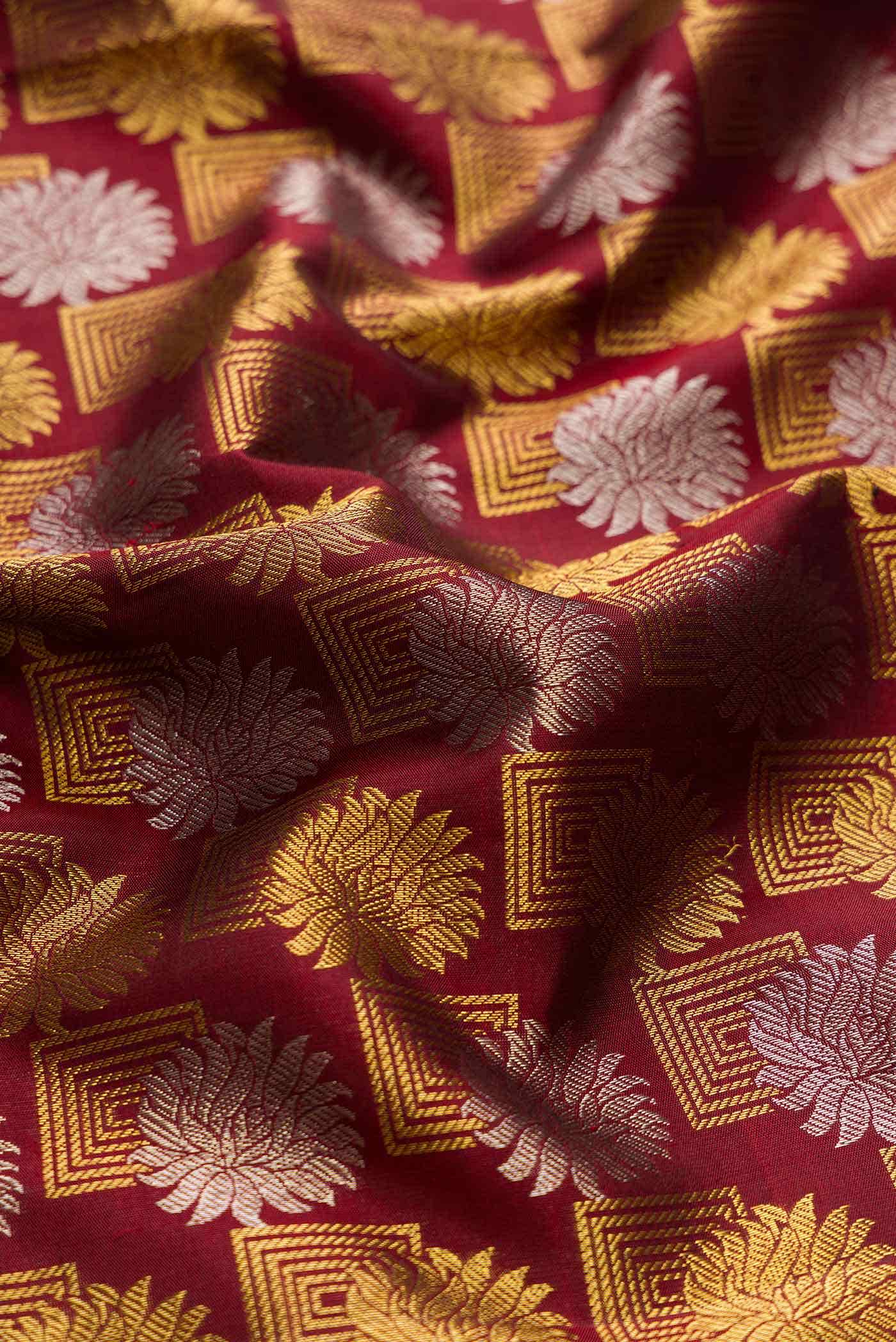 Maroon Dual Tone Kanjivaram Silk Saree - Image 3