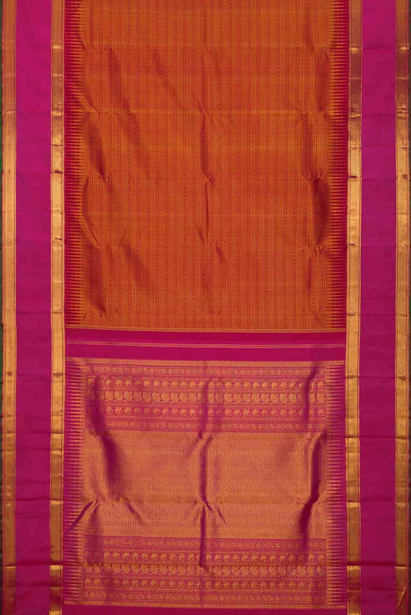 Pure Silk Pure Zari Maroon Dual Tone Kanchipuram Saree - Image 4