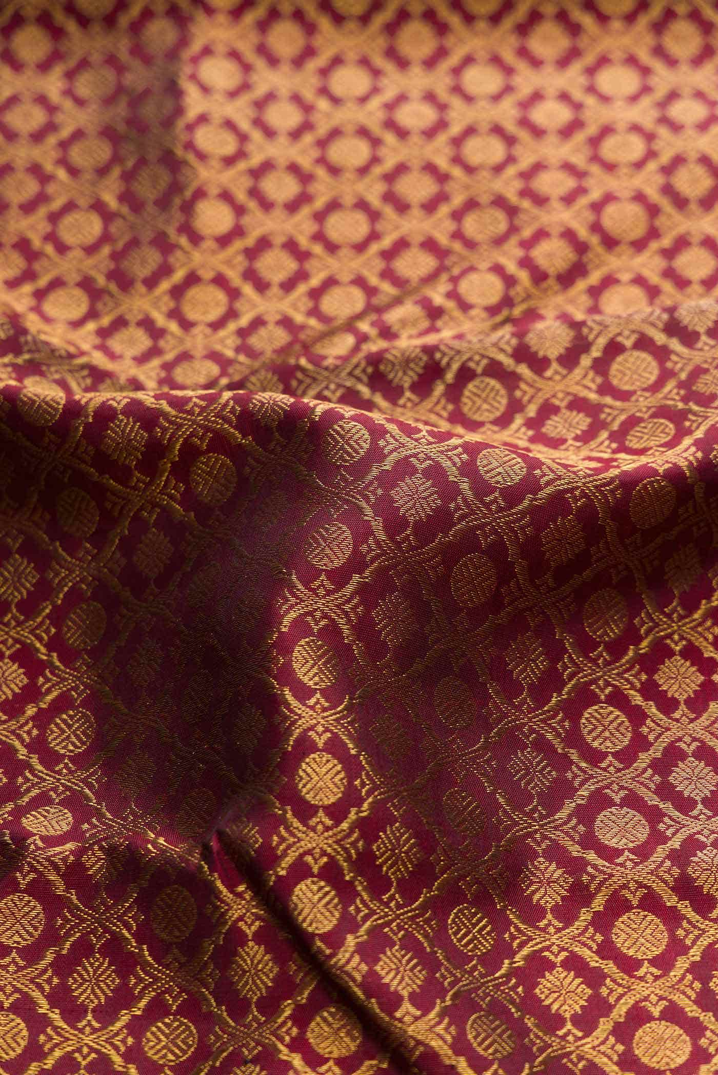 Pure Silk Pure Zari Maroon Dual Tone Kanjivaram Saree - Image 3