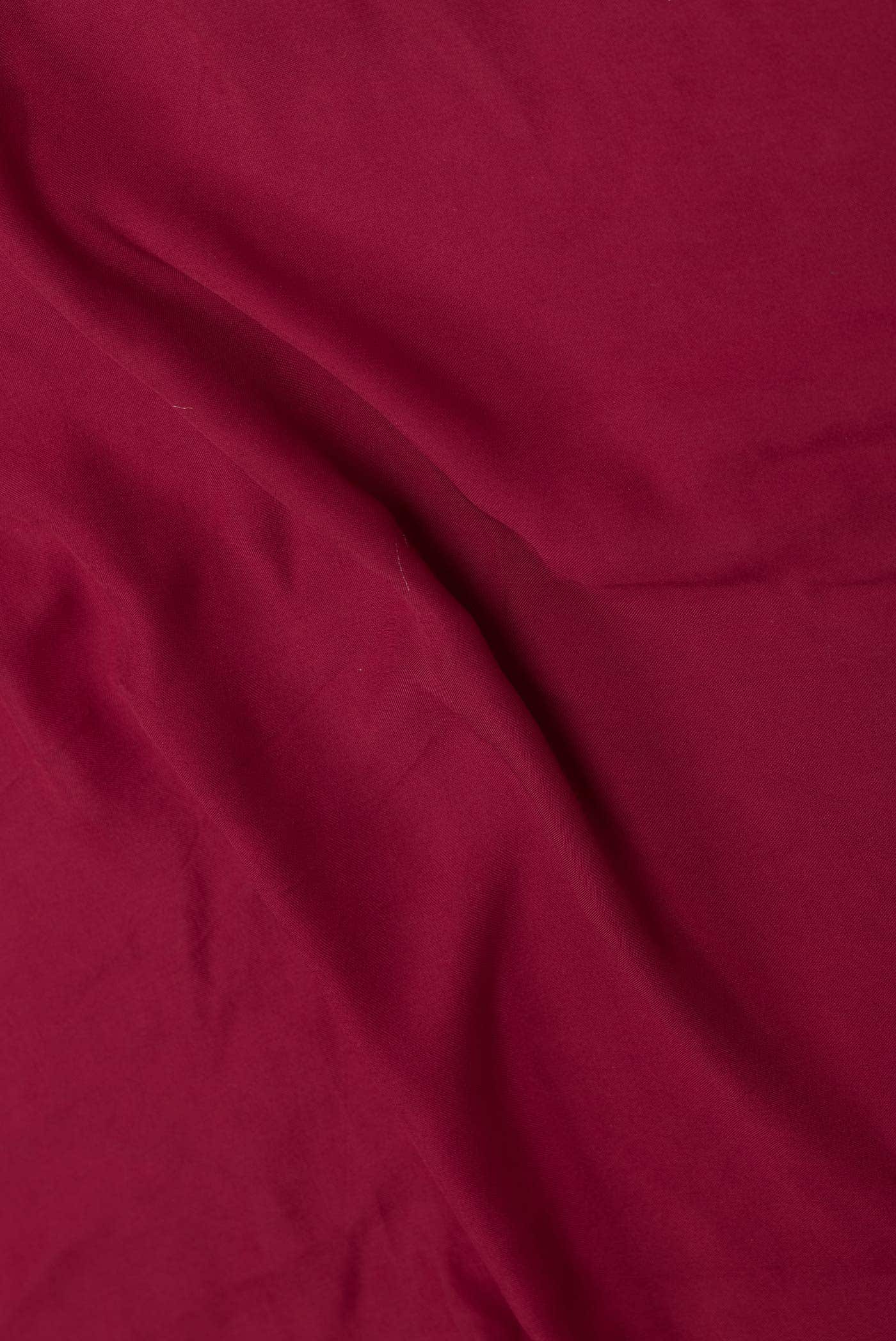 Maroon Dual Tone Satin Crepe Saree - Image 2