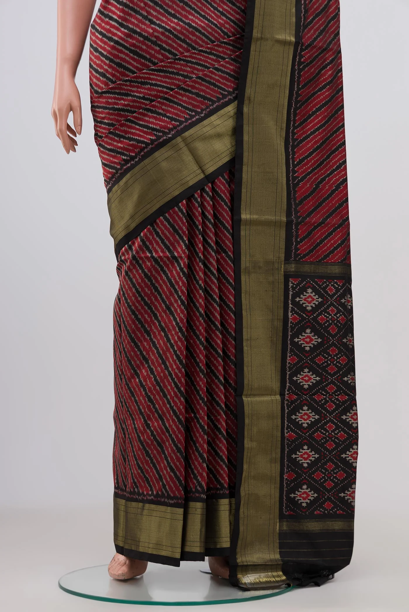 Multi Color Pochampally Silk Saree - Image 3