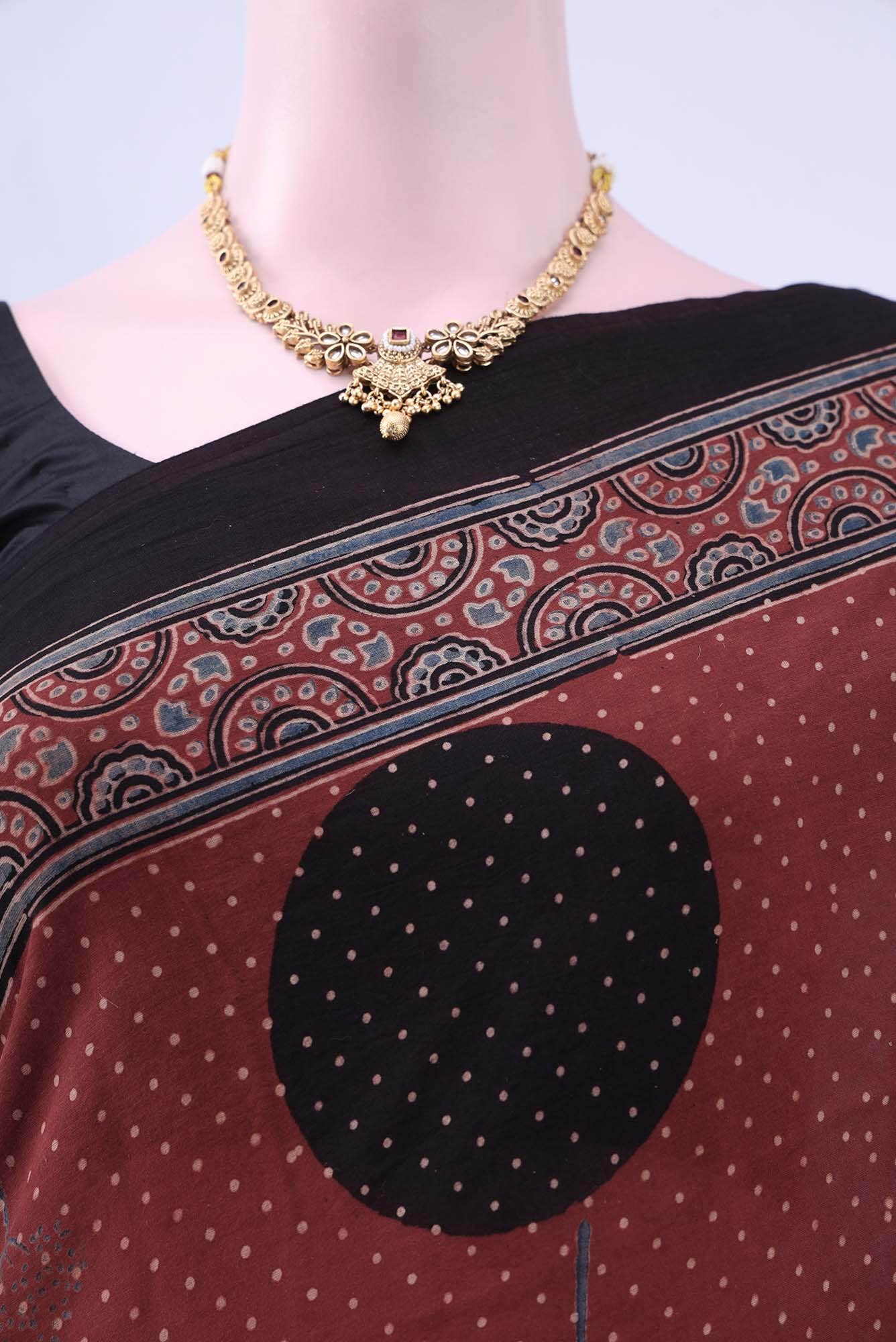 Maroon Printed Cotton Saree - Image 3