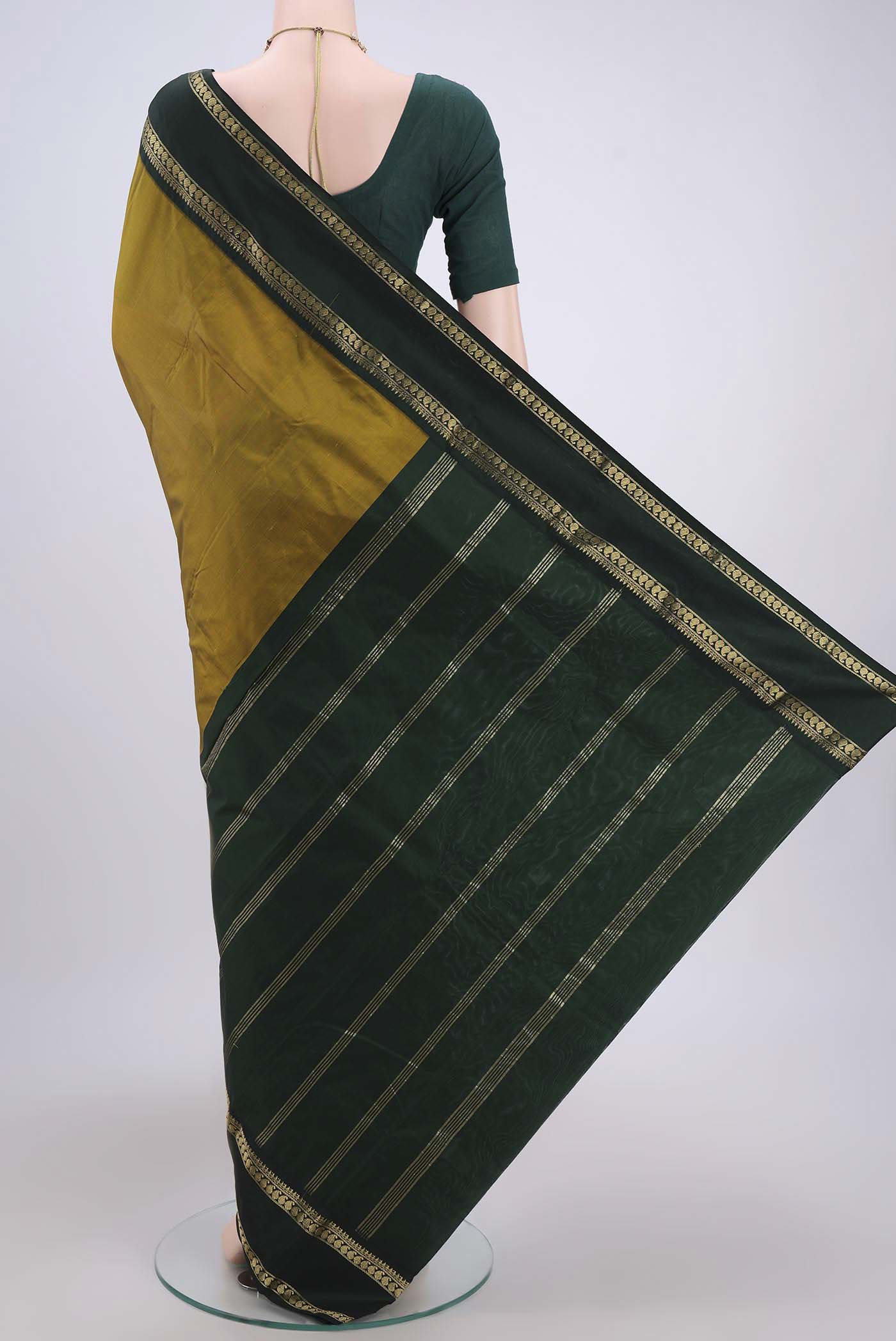 Mehandi Green Blended Bangalore Silk Saree - Image 3