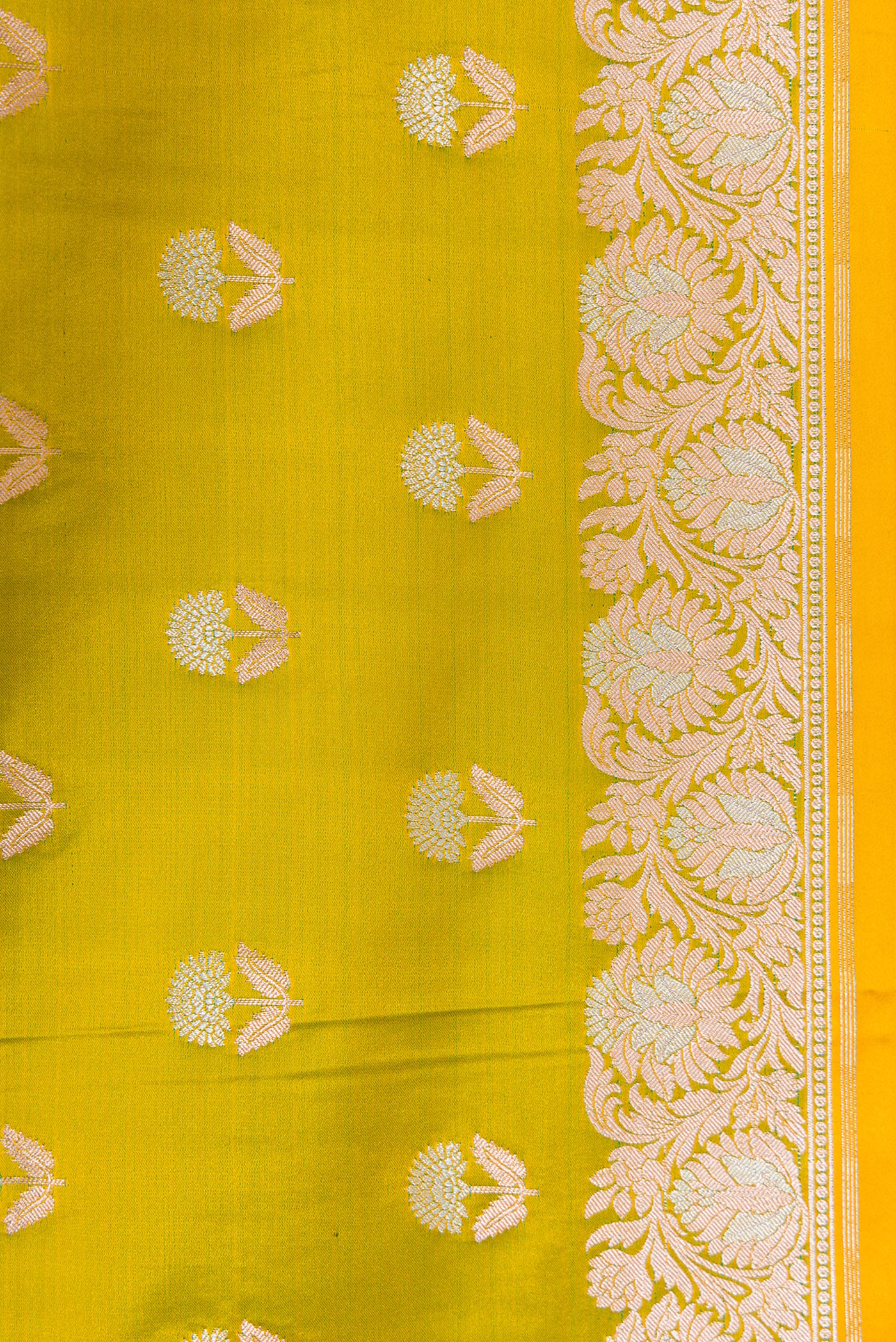Mehandi Green Blended Banarasi Silk Saree - Image 3