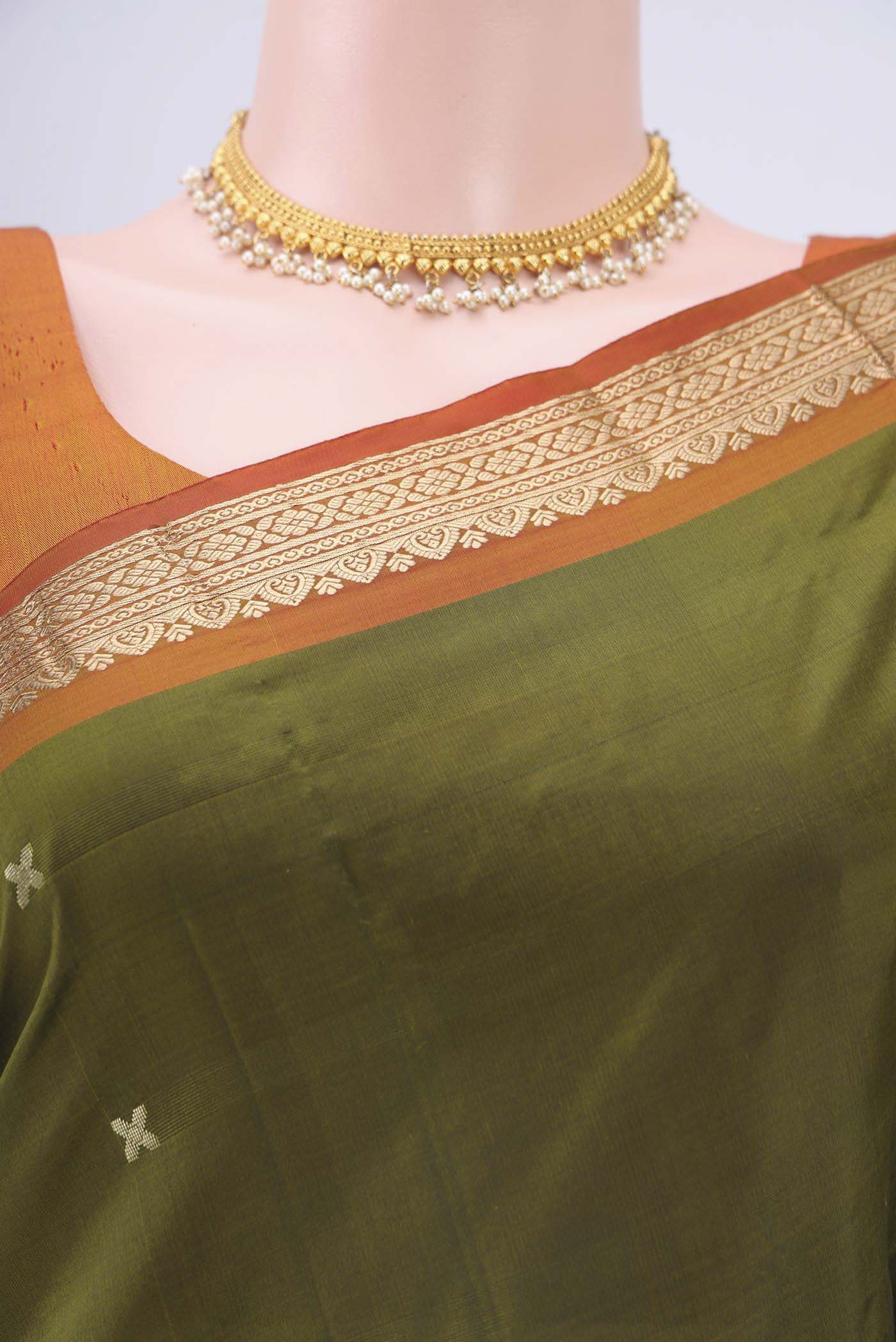 Mehandi Green Dual Tone Blended Bangalore Silk Saree - Image 2