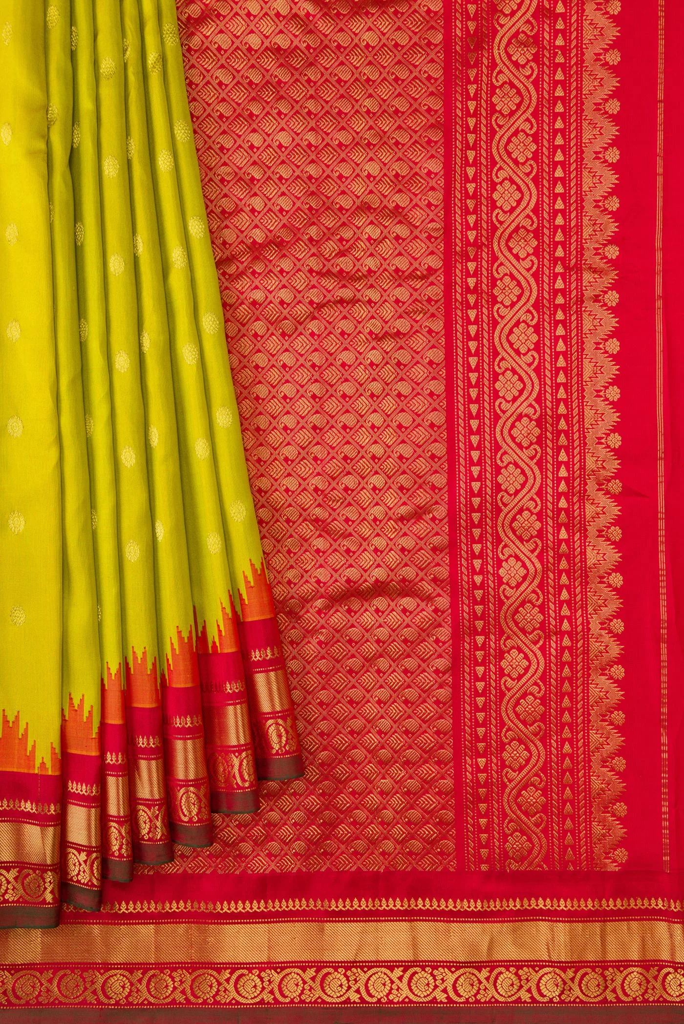 Mehandi Green Gadwal Silk Saree - Image 4