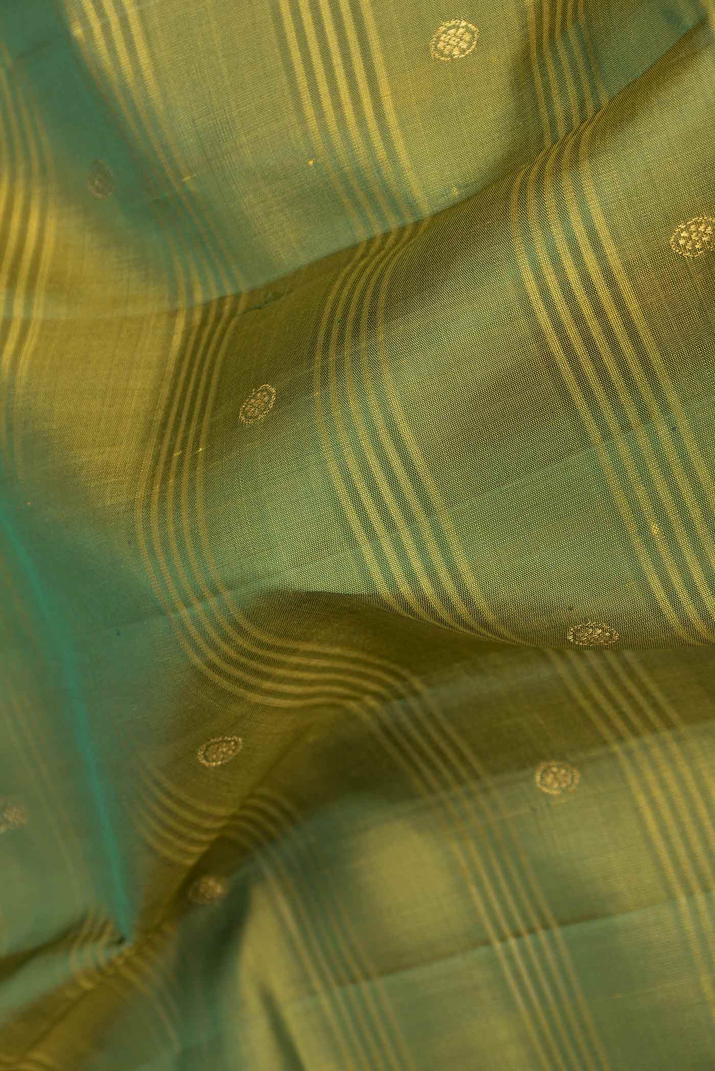 Mehandi Green Dual Tone Kanjivaram Saree - Image 2