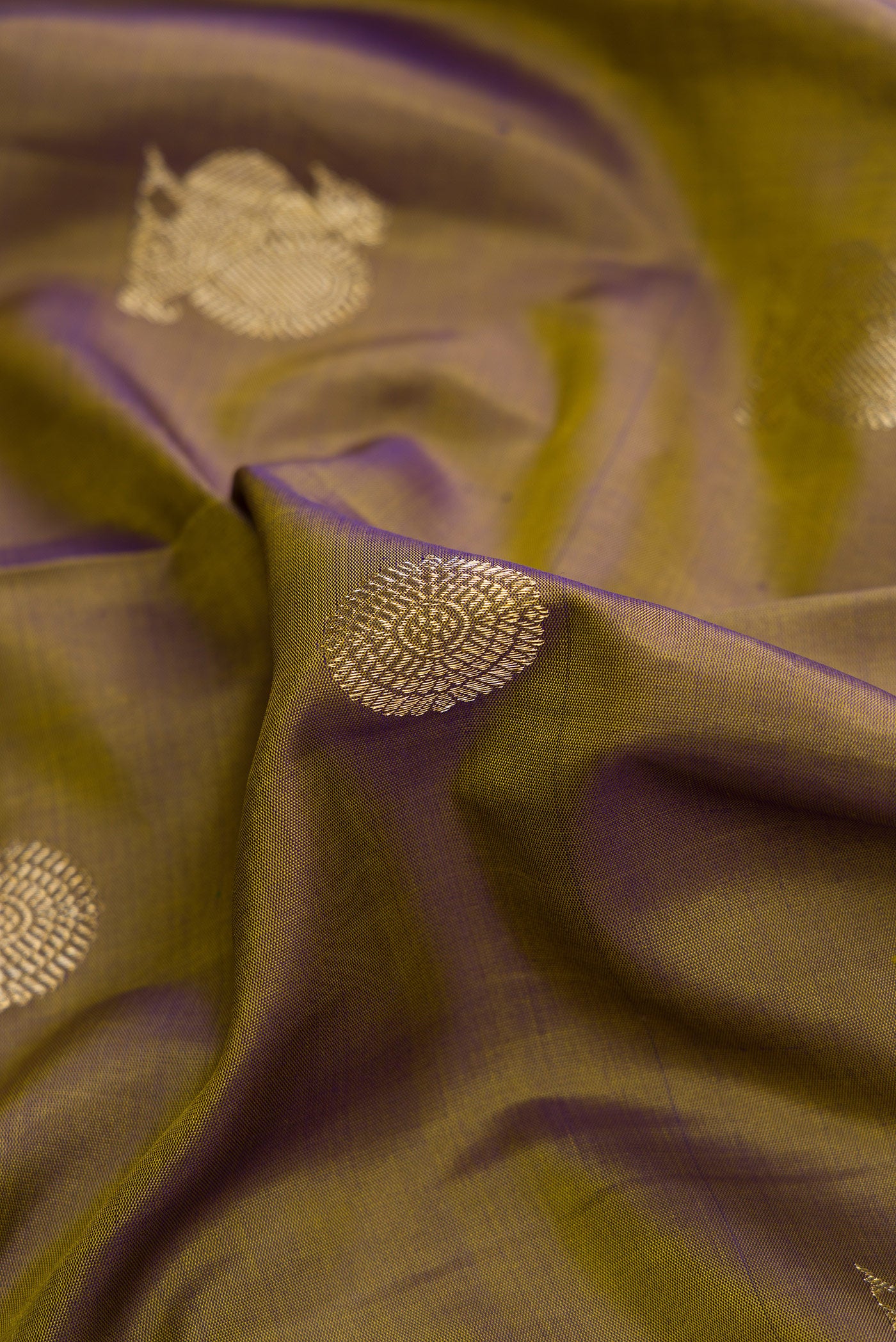 Mehandi Green Dual Tone Kanchipuram Silk Saree - Image 2