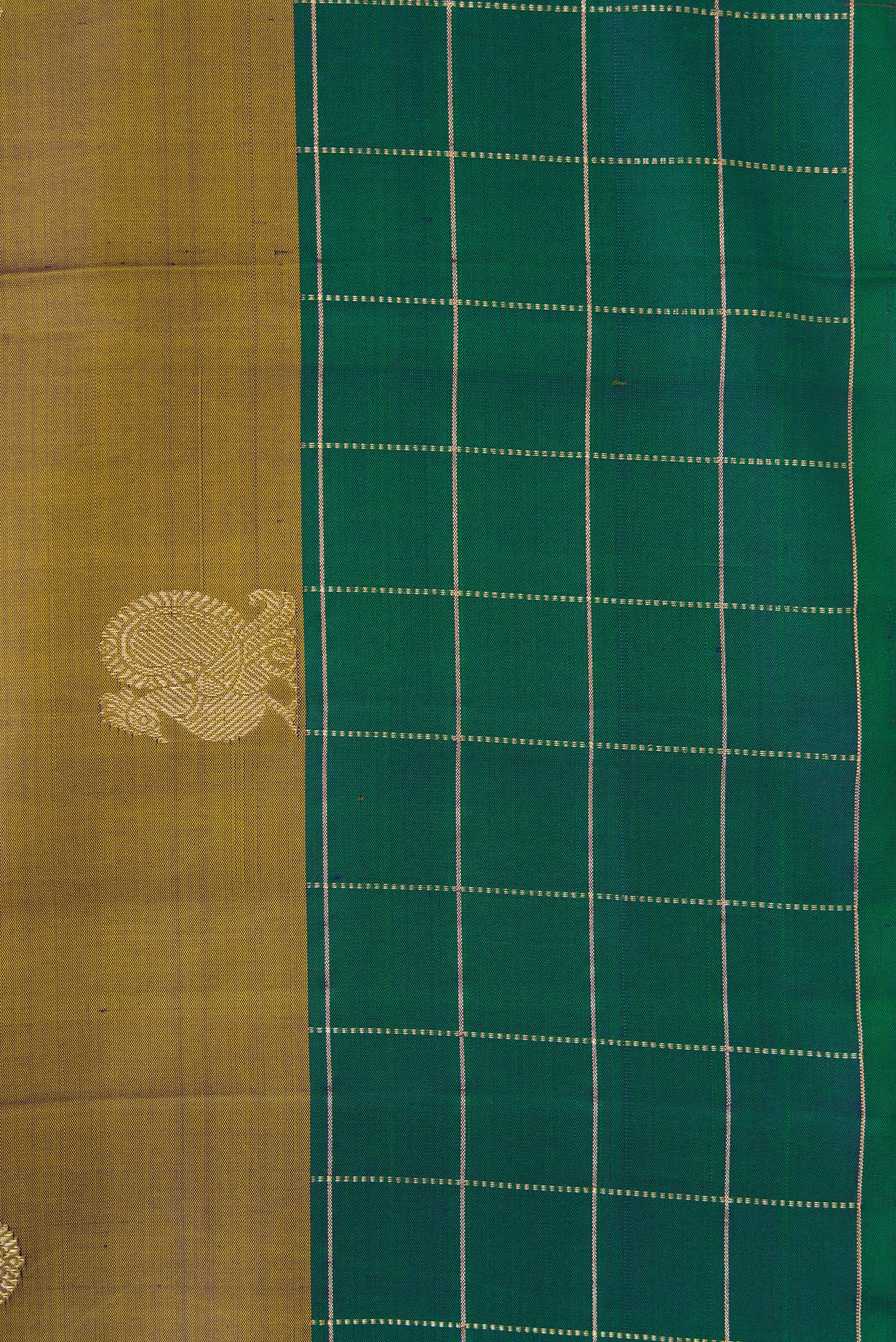 Mehandi Green Dual Tone Kanchipuram Silk Saree - Image 3