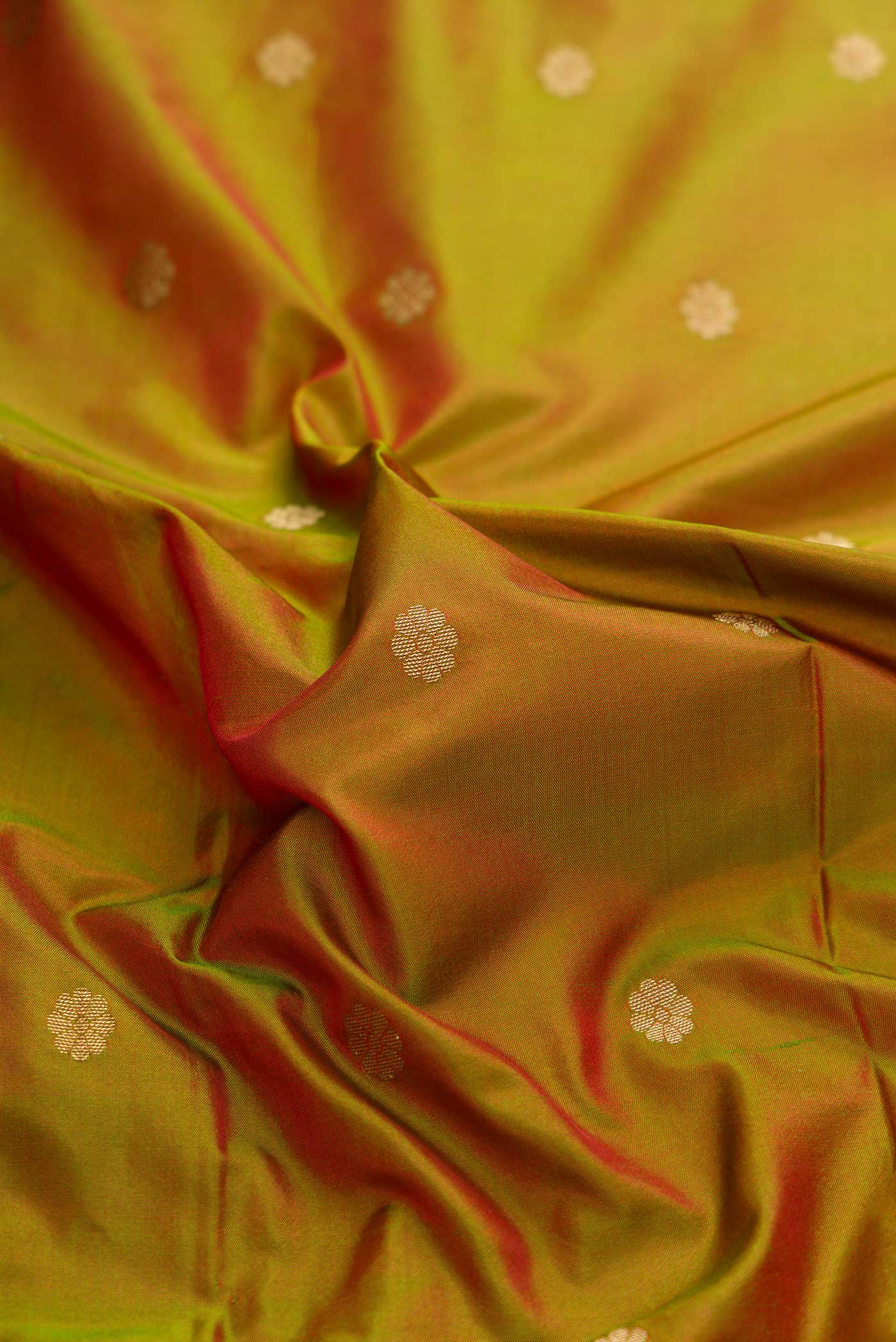 Mehandi Green Dual Tone Paithani Silk Saree - Image 2