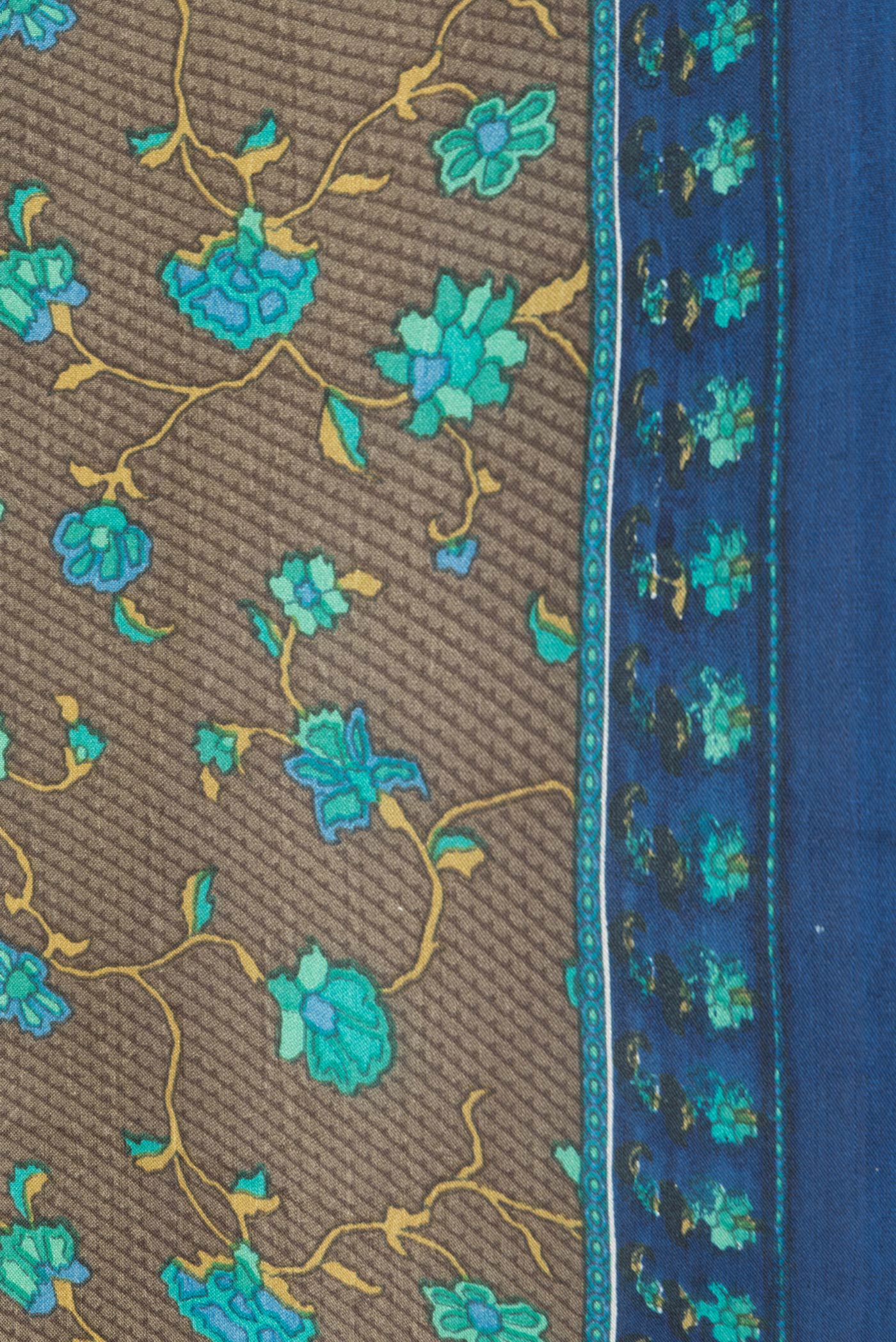 Davys Grey Printed Silk Saree - Image 3