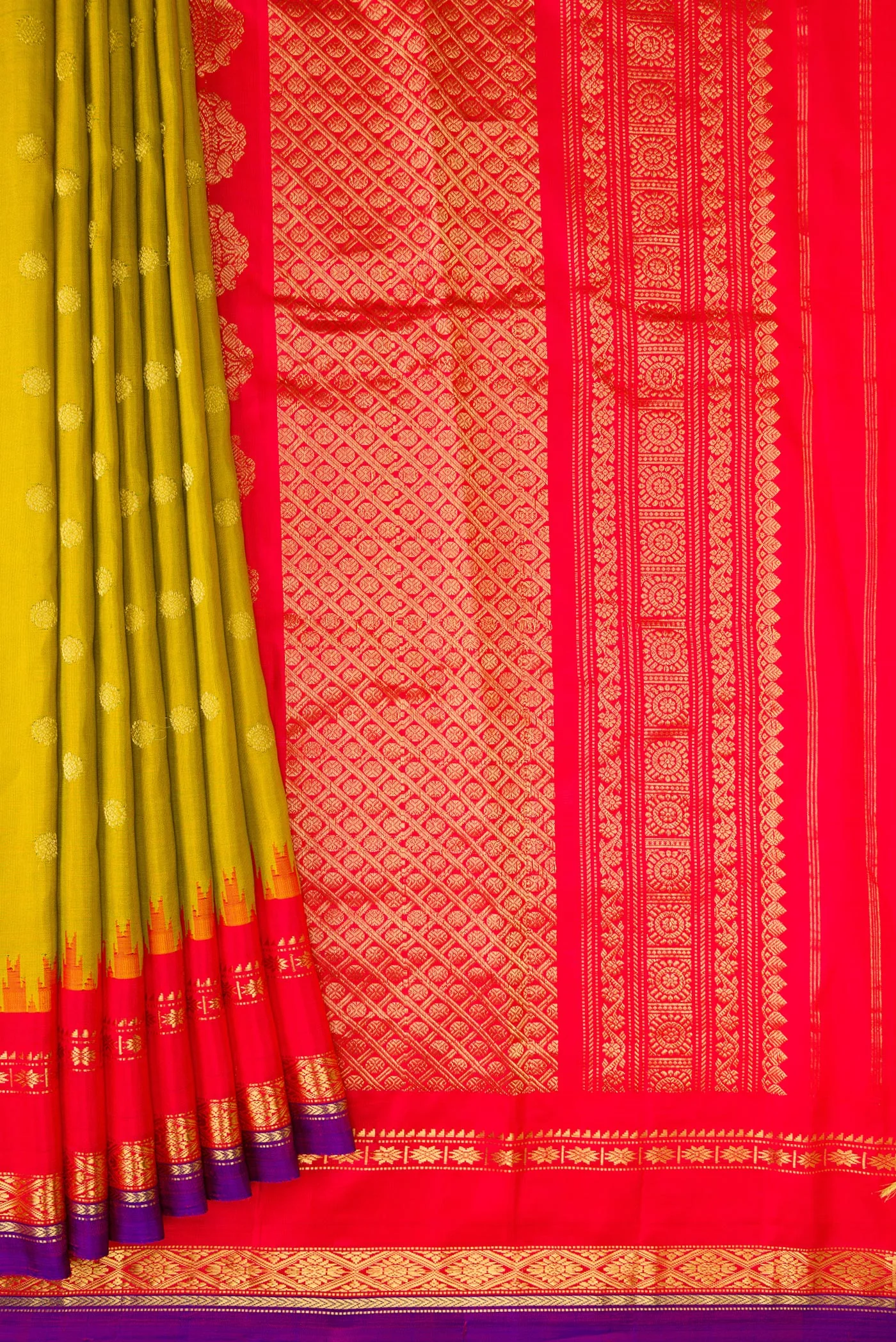Mehandi Green Gadwal Silk Saree - Image 4