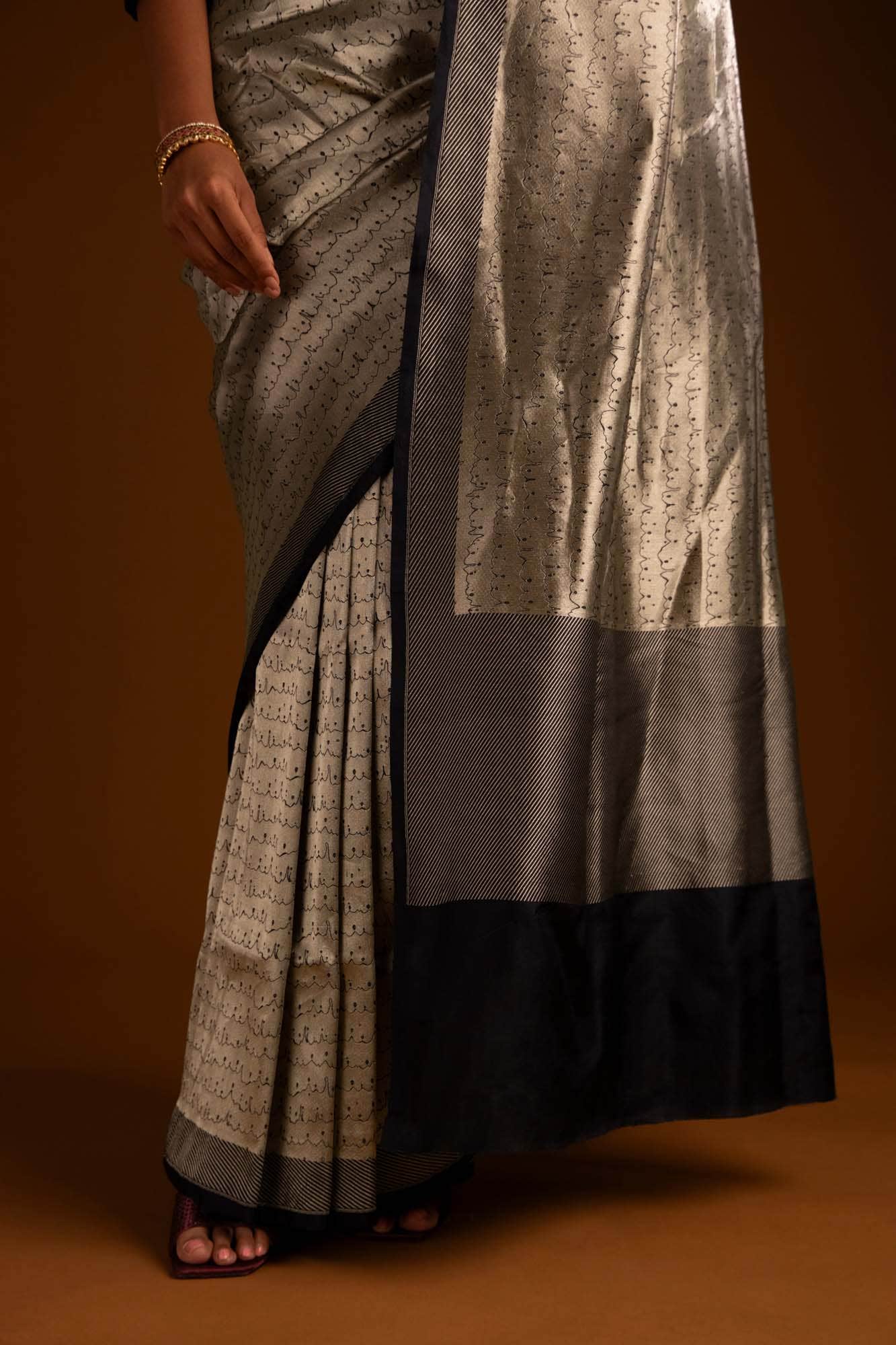 Molten-Black Banarasi Silk Saree - Image 6