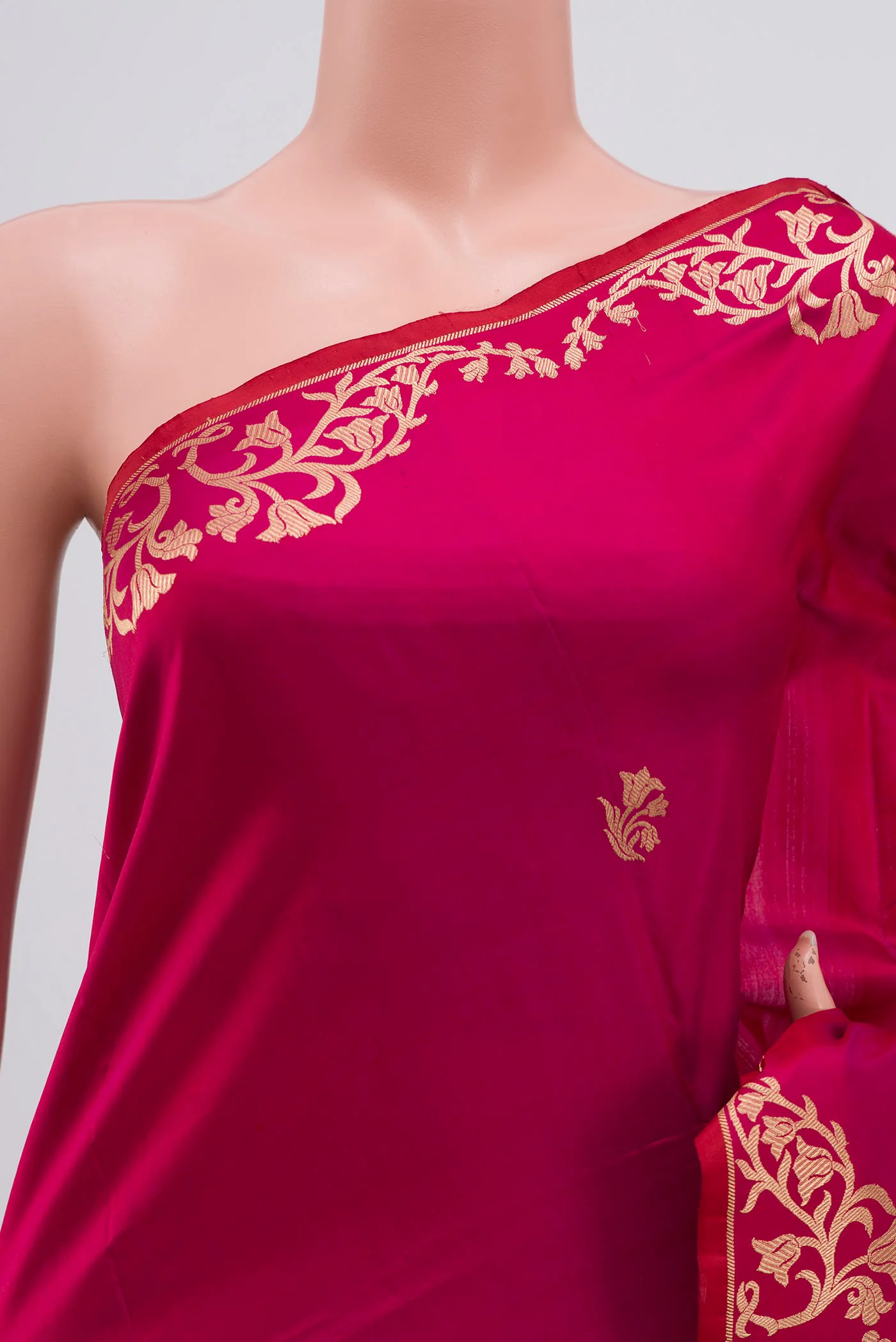 Mrunali- Magenta Banarasi Katan Silk Saree - Image 3