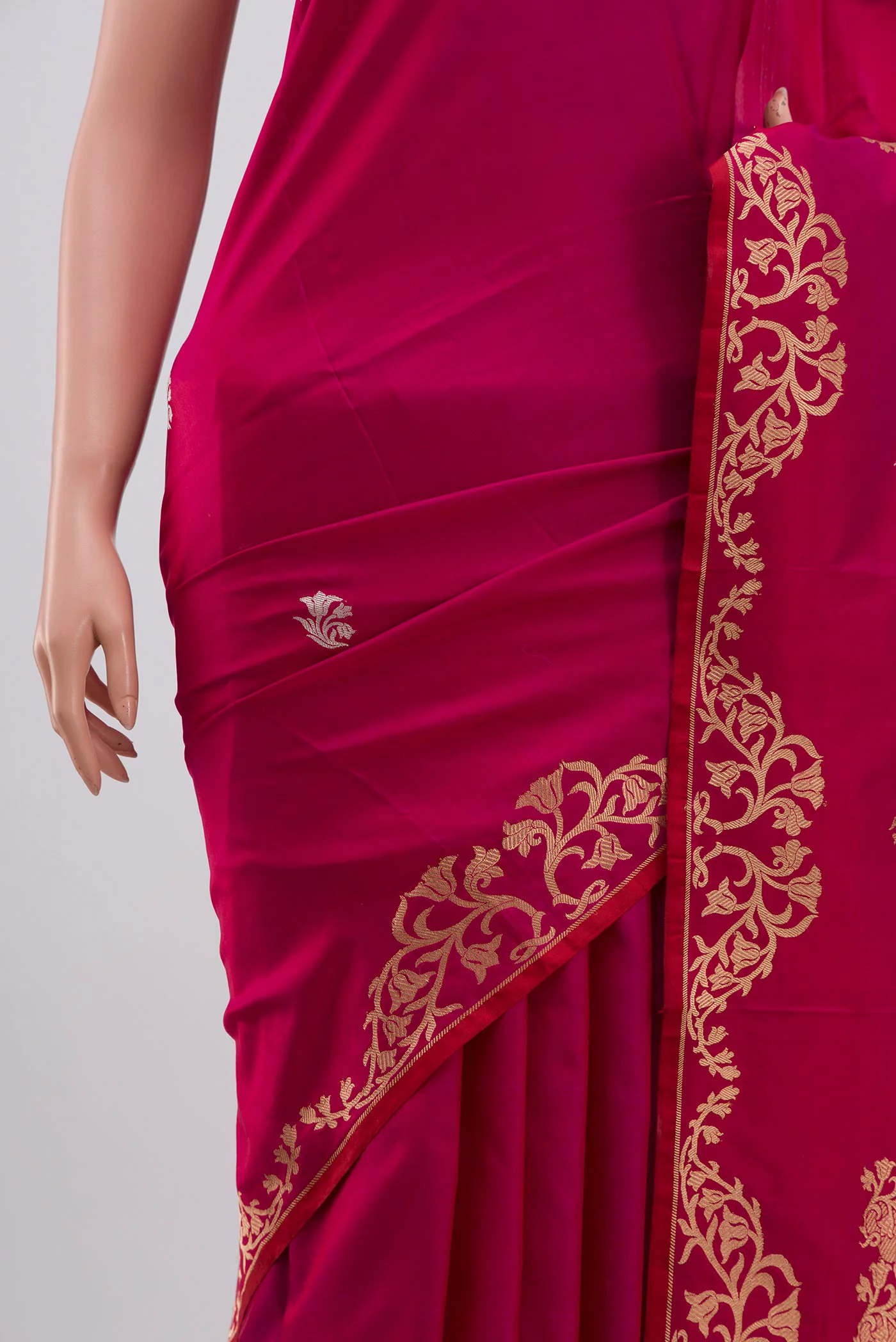 Mrunali- Magenta Banarasi Katan Silk Saree - Image 4