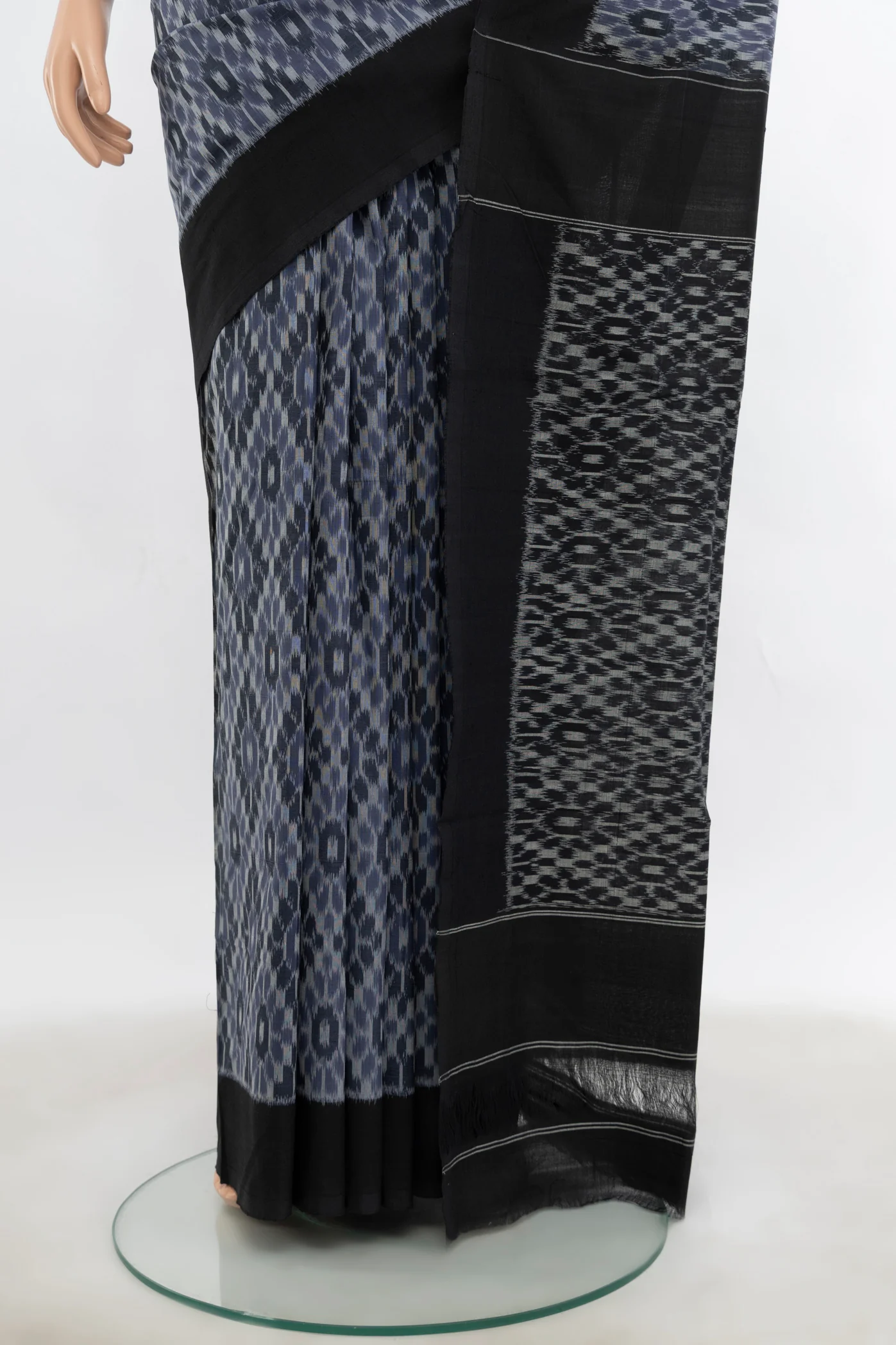 Grey Pochampally Cotton Saree - Image 3