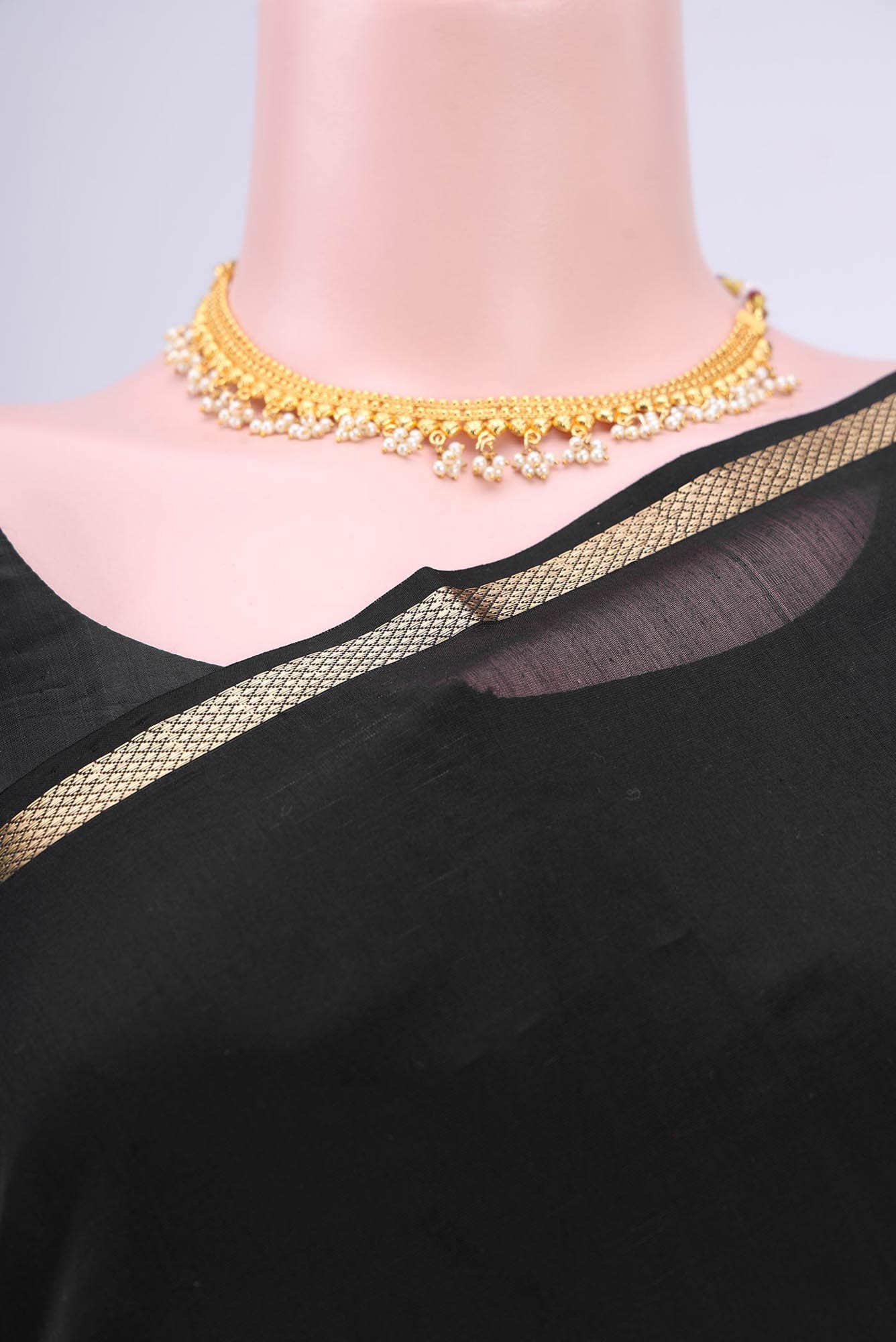 N Dual Tone Maheshwari Silk Cotton Saree - Image 3