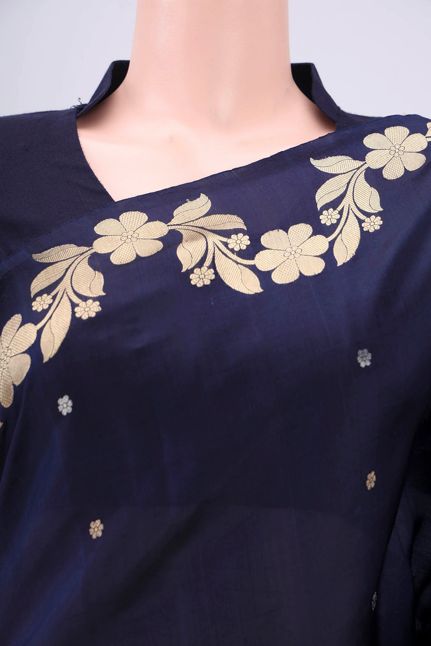 Navy Blue Banarasi Katan Silk Saree - Image 2