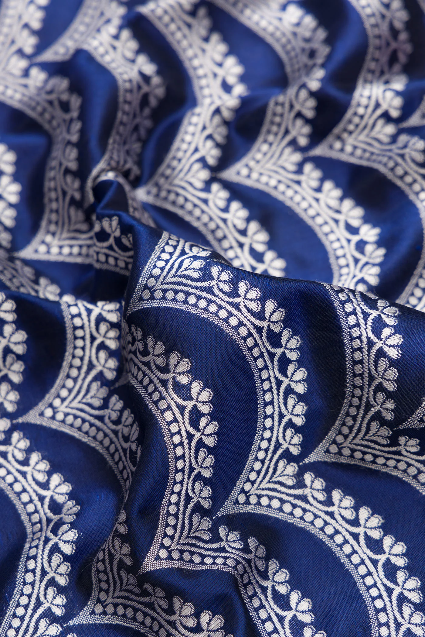 Blue Dual Tone Banarasi Silk Saree - Image 3