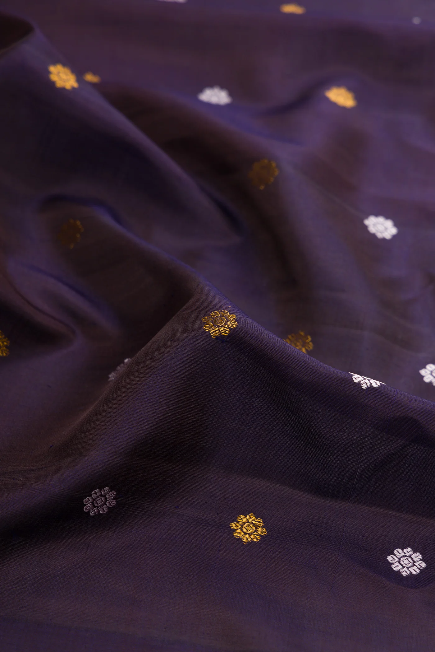 Navy Blue Gadwal Silk Saree - Image 2