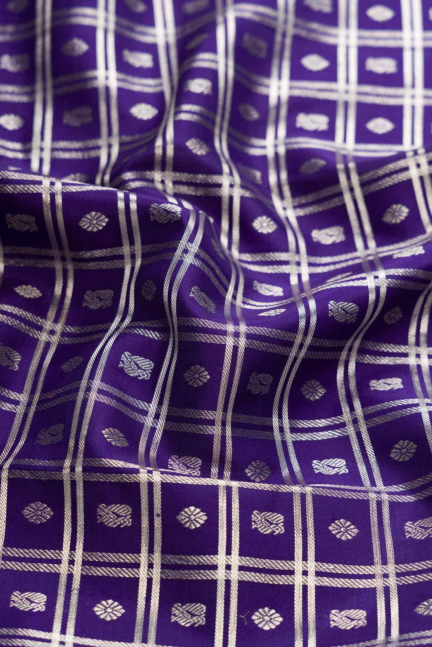 Pure Silk Pure Zari Navy Blue Dual Tone Kanjivaram Saree - Image 3