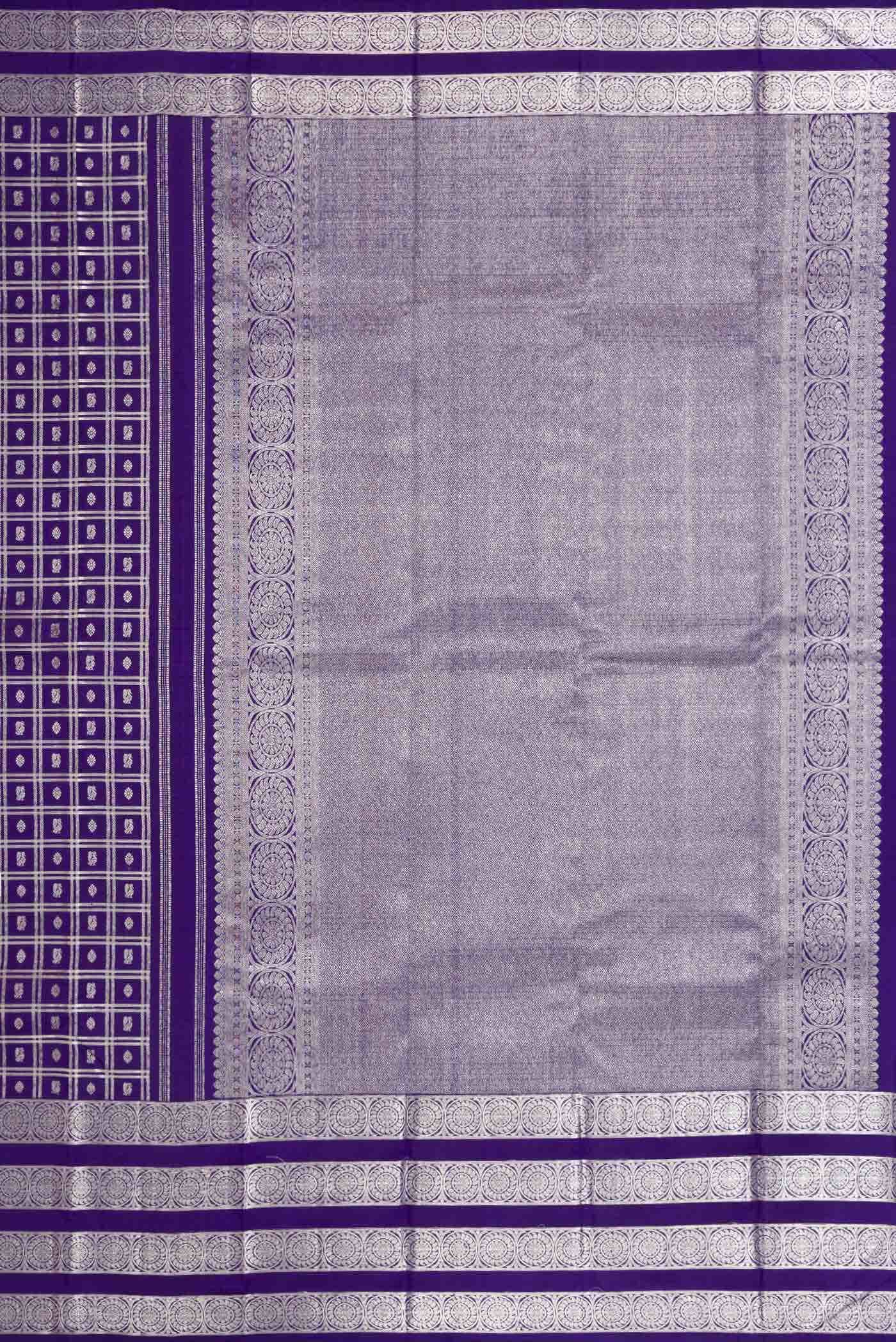 Pure Silk Pure Zari Navy Blue Dual Tone Kanjivaram Saree - Image 5