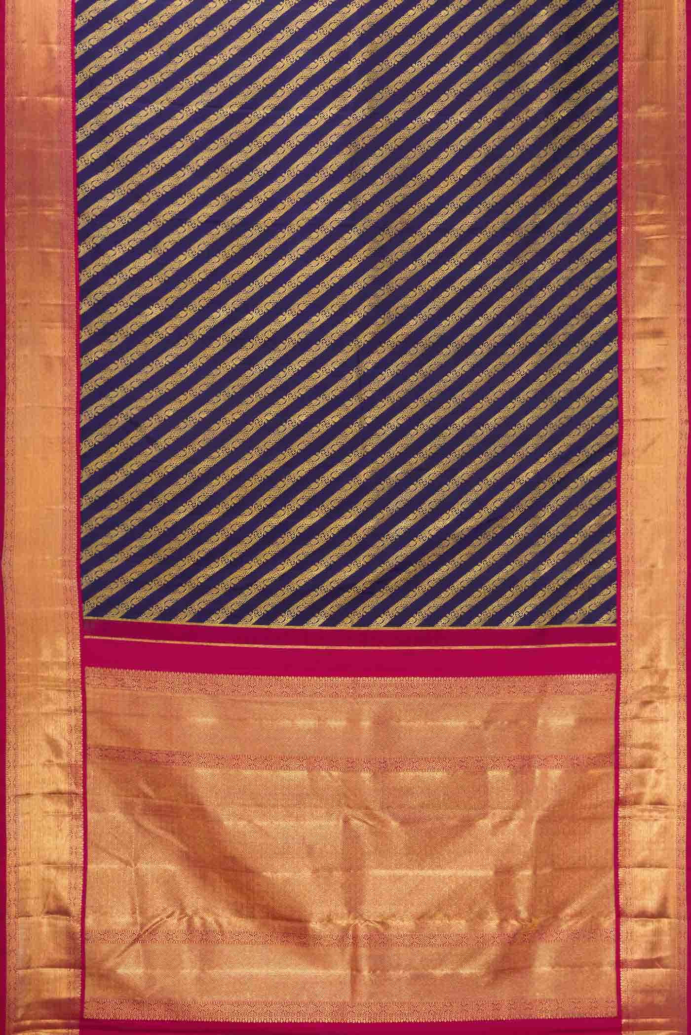 Pure Silk Pure Zari Navy Blue Dual Tone Kanjivaram Saree - Image 4