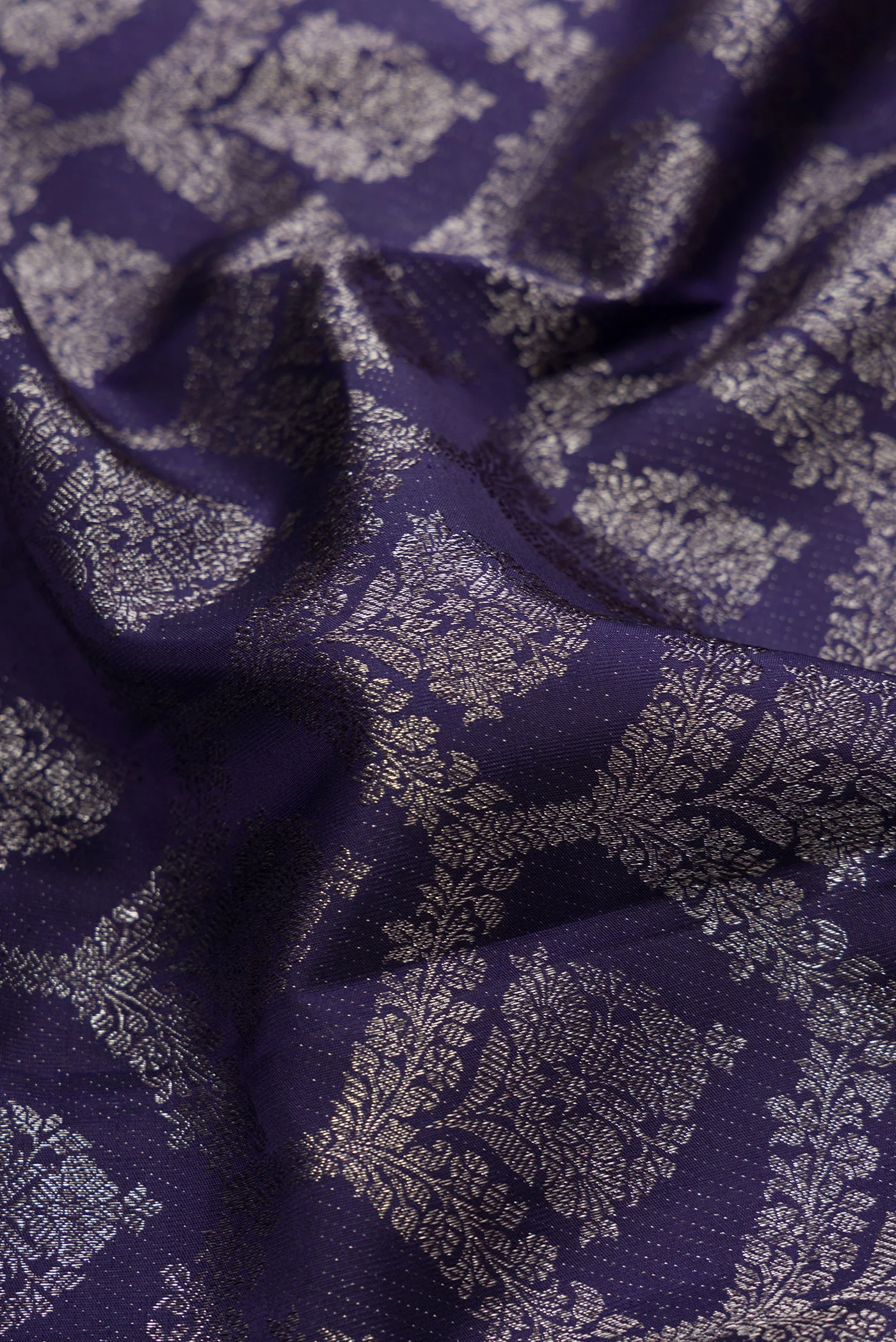 Navy Blue Kanjivaram Silk Saree - Image 2