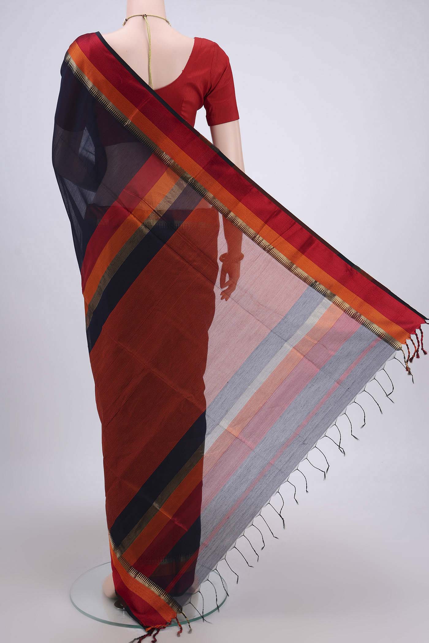 Navy Blue Maheshwari Silk Cotton Saree - Image 3