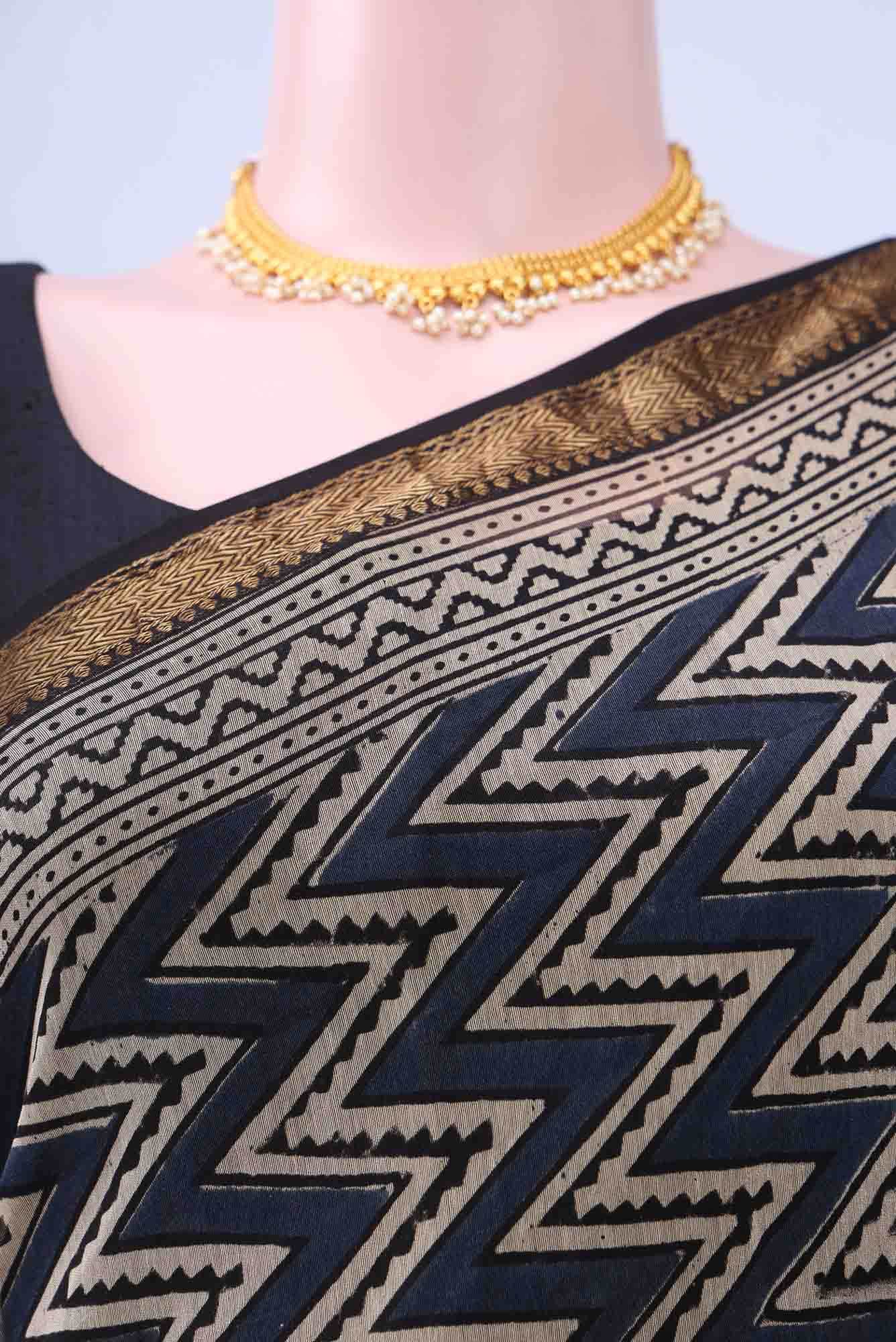 Navy Blue Maheshwari Silk Cotton Saree - Image 2