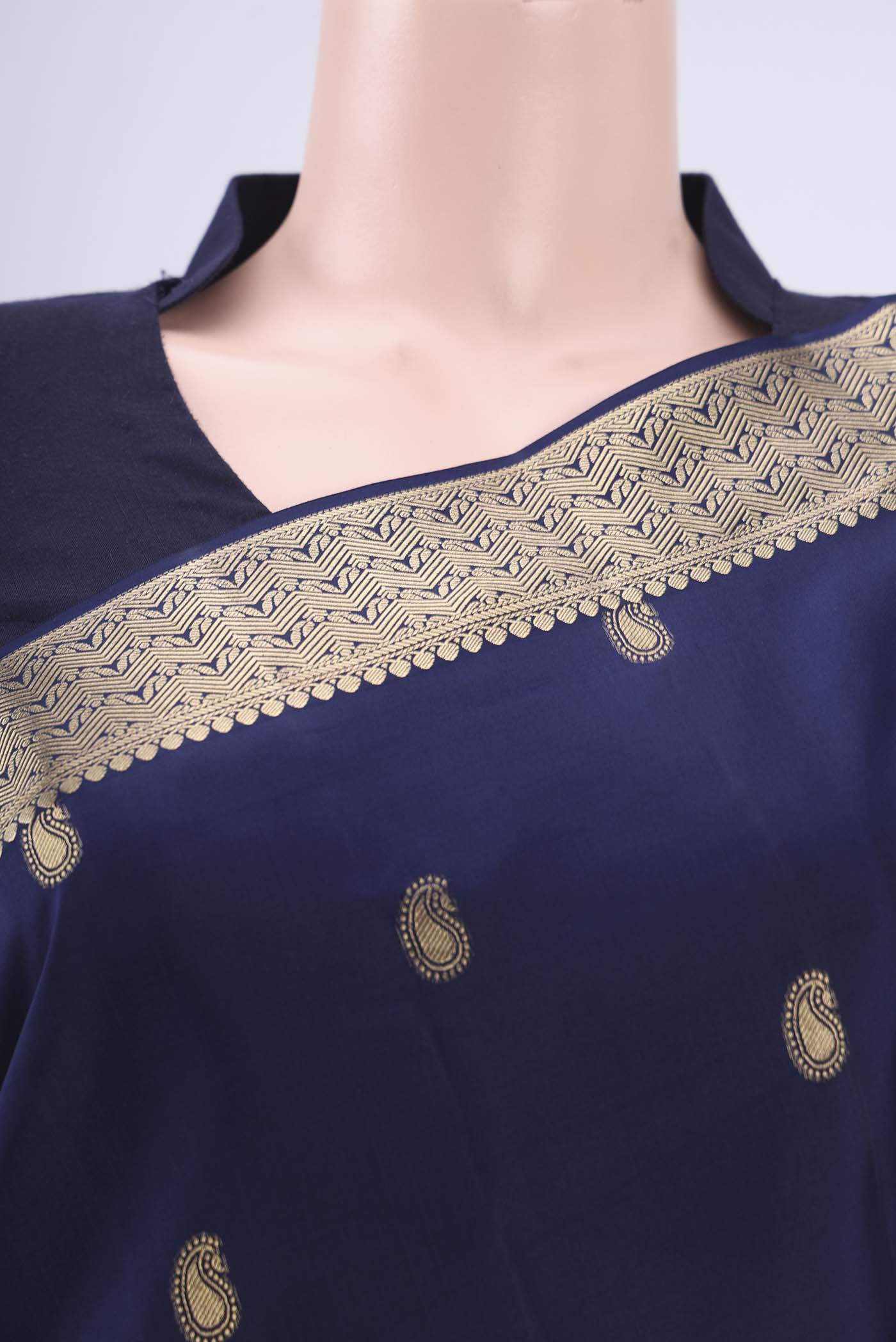 Navy Blue Soft Silk Saree - Image 2
