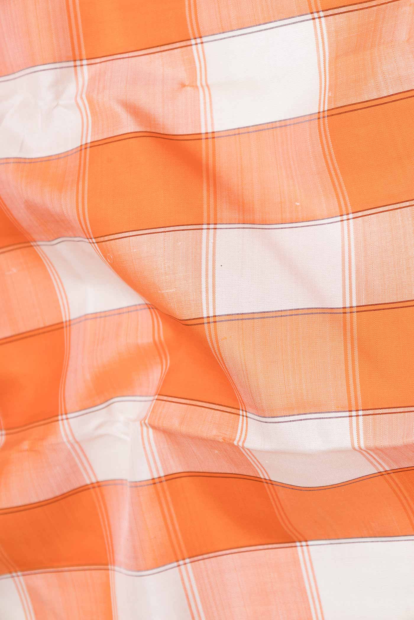 Off white and Orange Color Kanjivaram Saree - Image 2