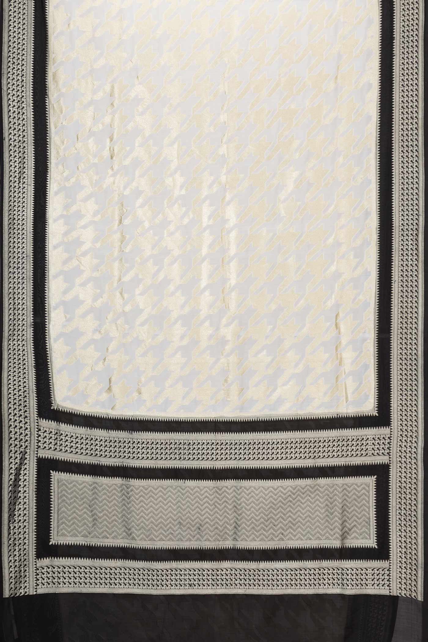 Off White Dual Tone Banarasi Silk Saree - Image 6